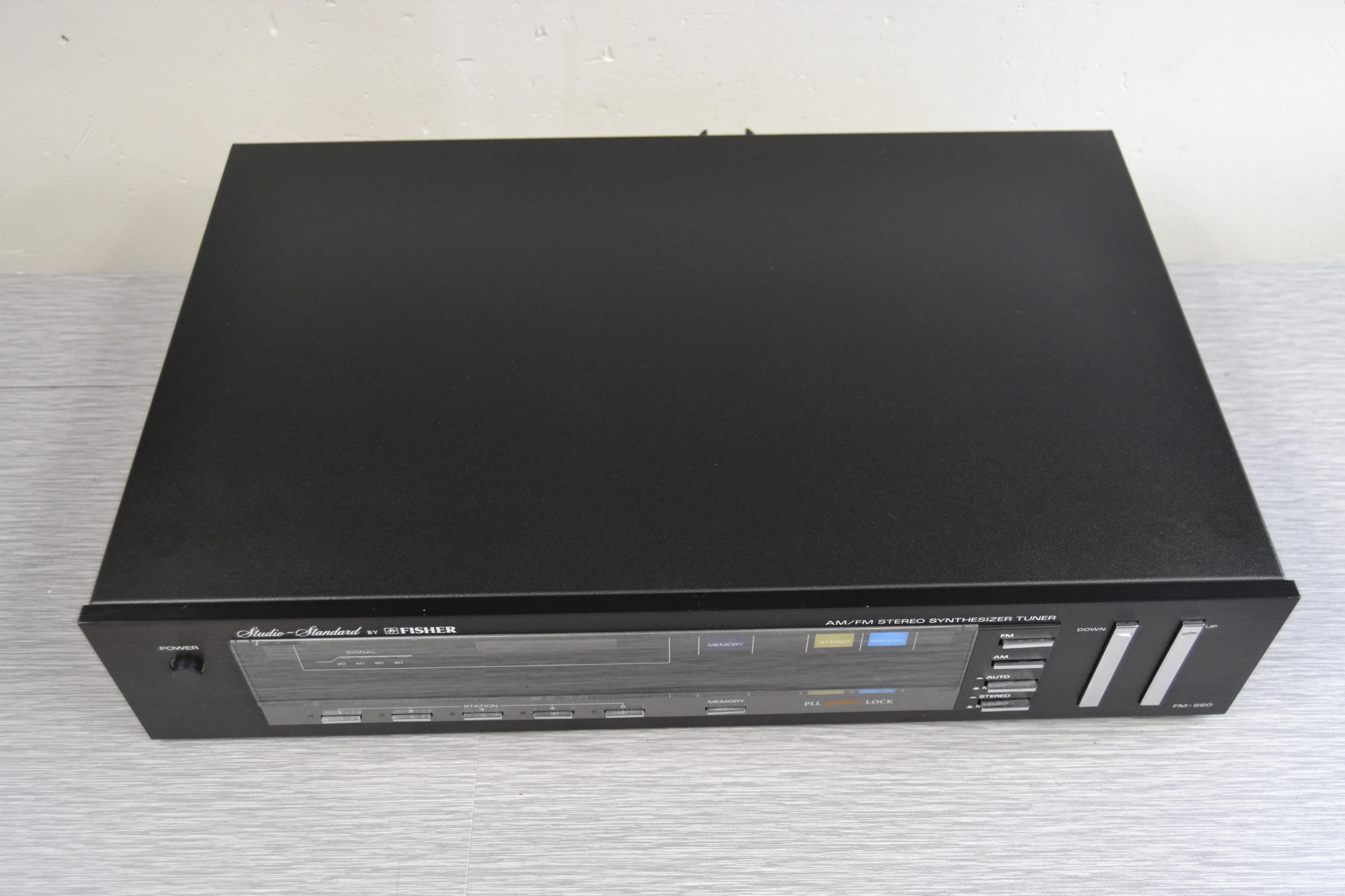 Fisher FM-660 Stereo Tuner - Image 6