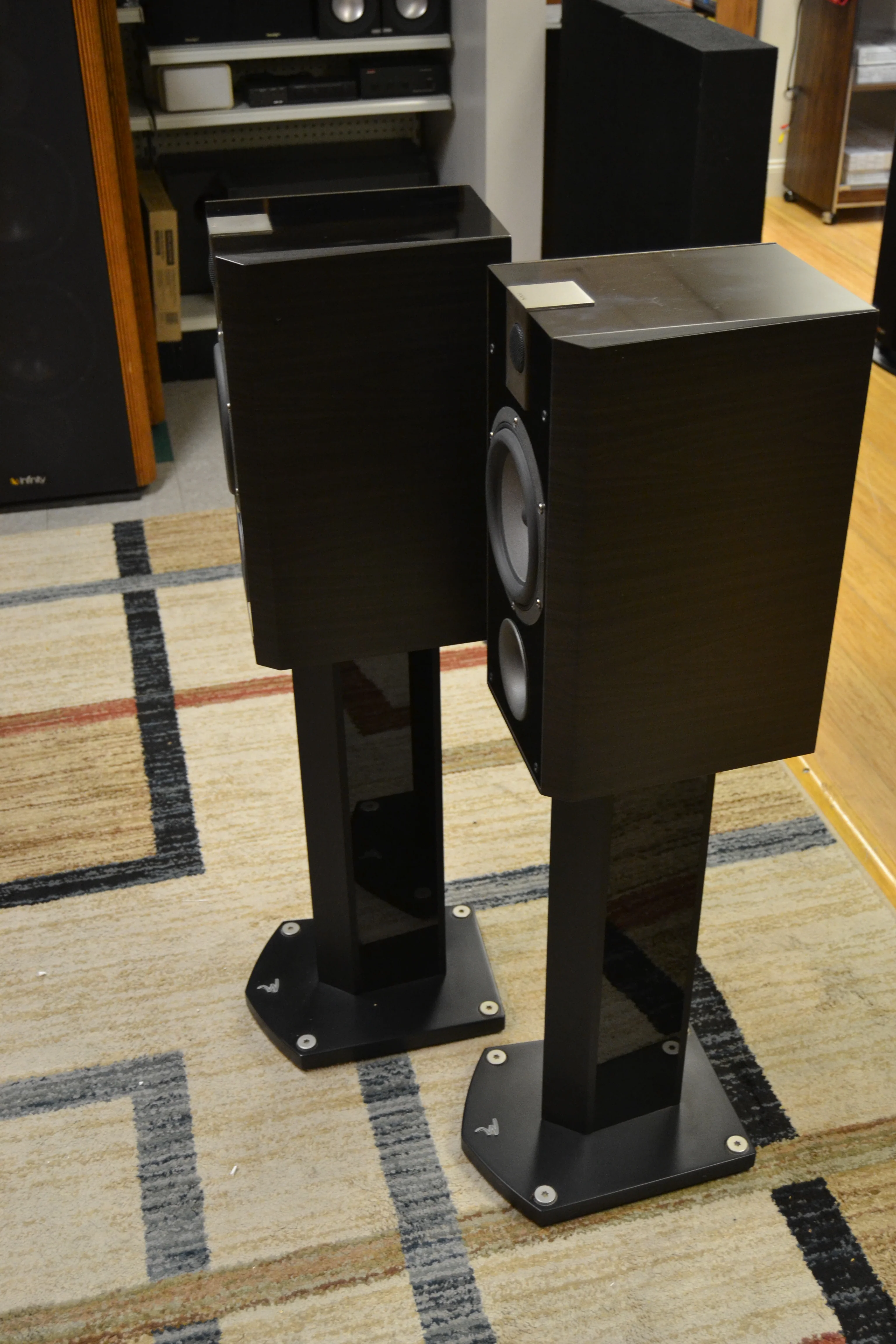 FOCAL Chorus 5 807V Bookshelf with Original Stands - Image 3