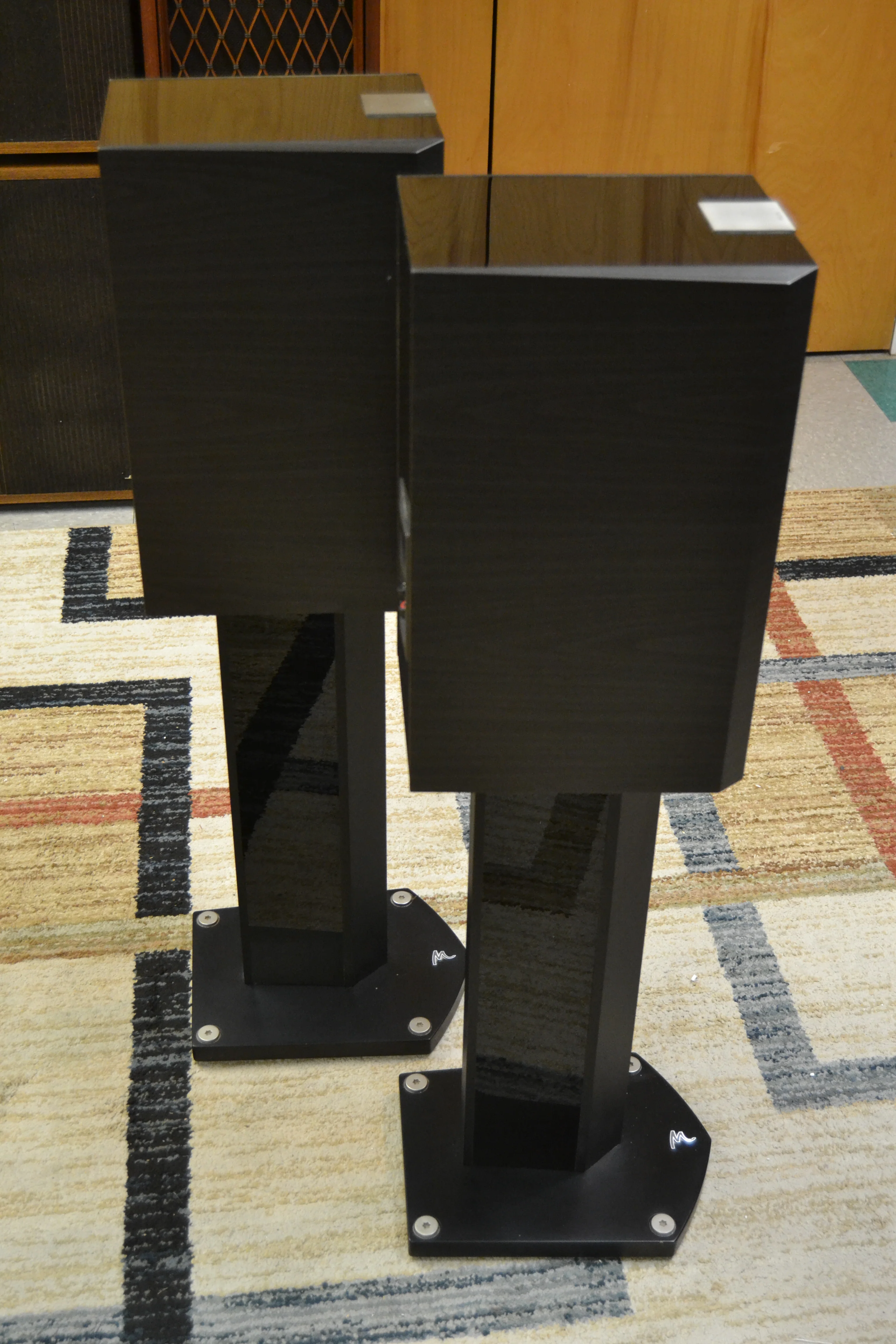 FOCAL Chorus 5 807V Bookshelf with Original Stands - Image 8