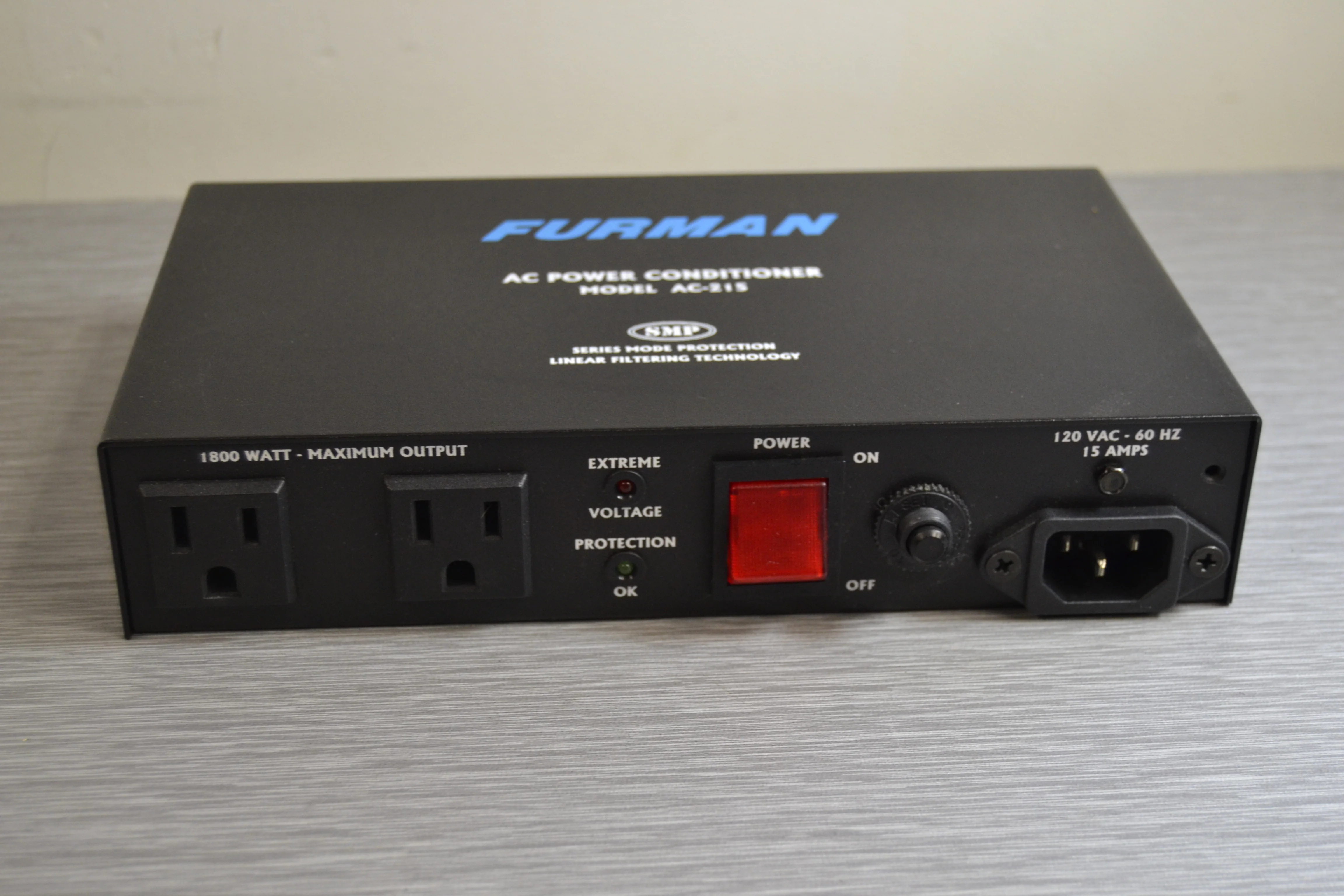 Furman AC-215 Compact Power Conditioner - Image 2