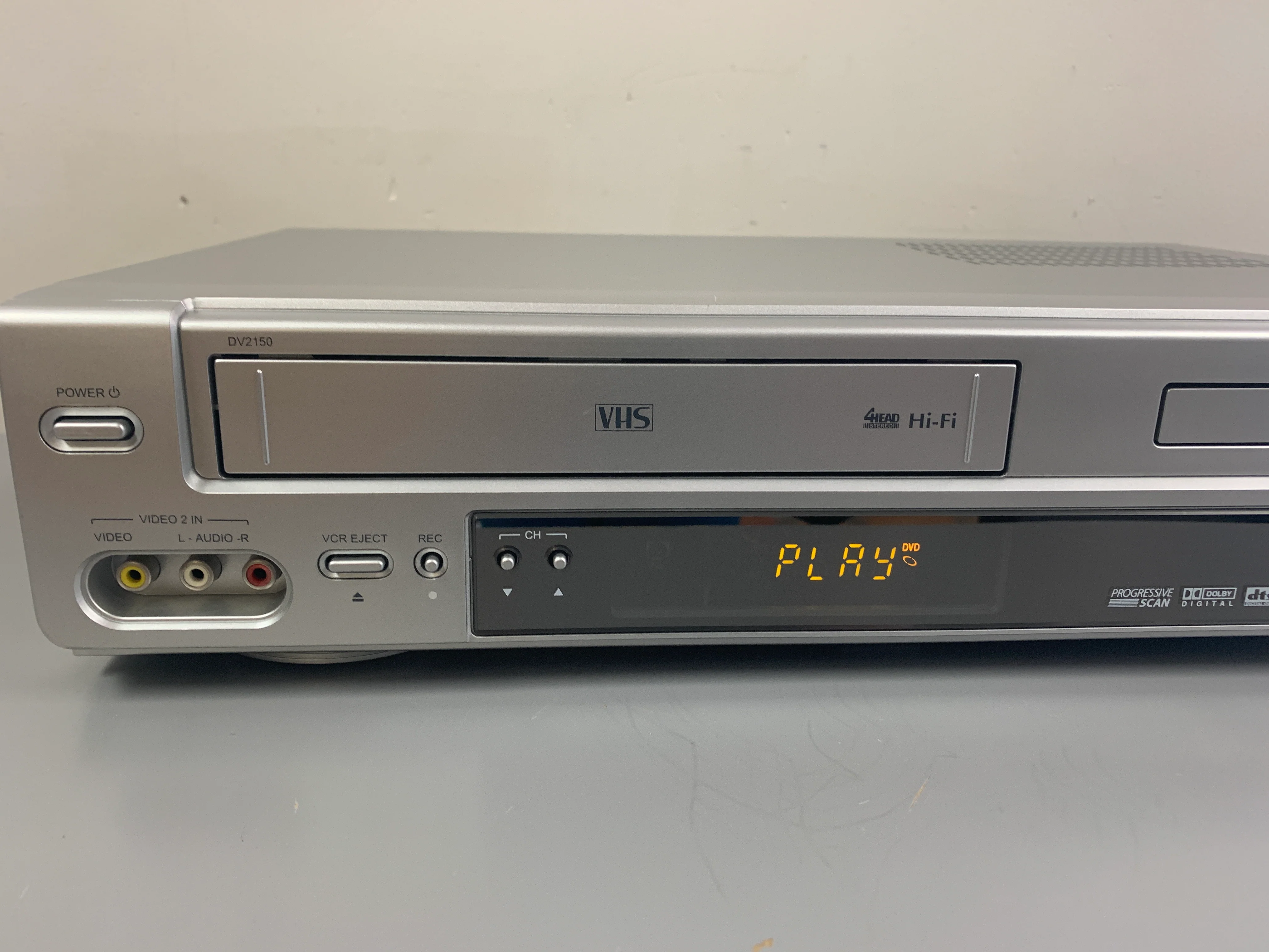 Go-Video DV2150 DVD/VCR Player - Image 2