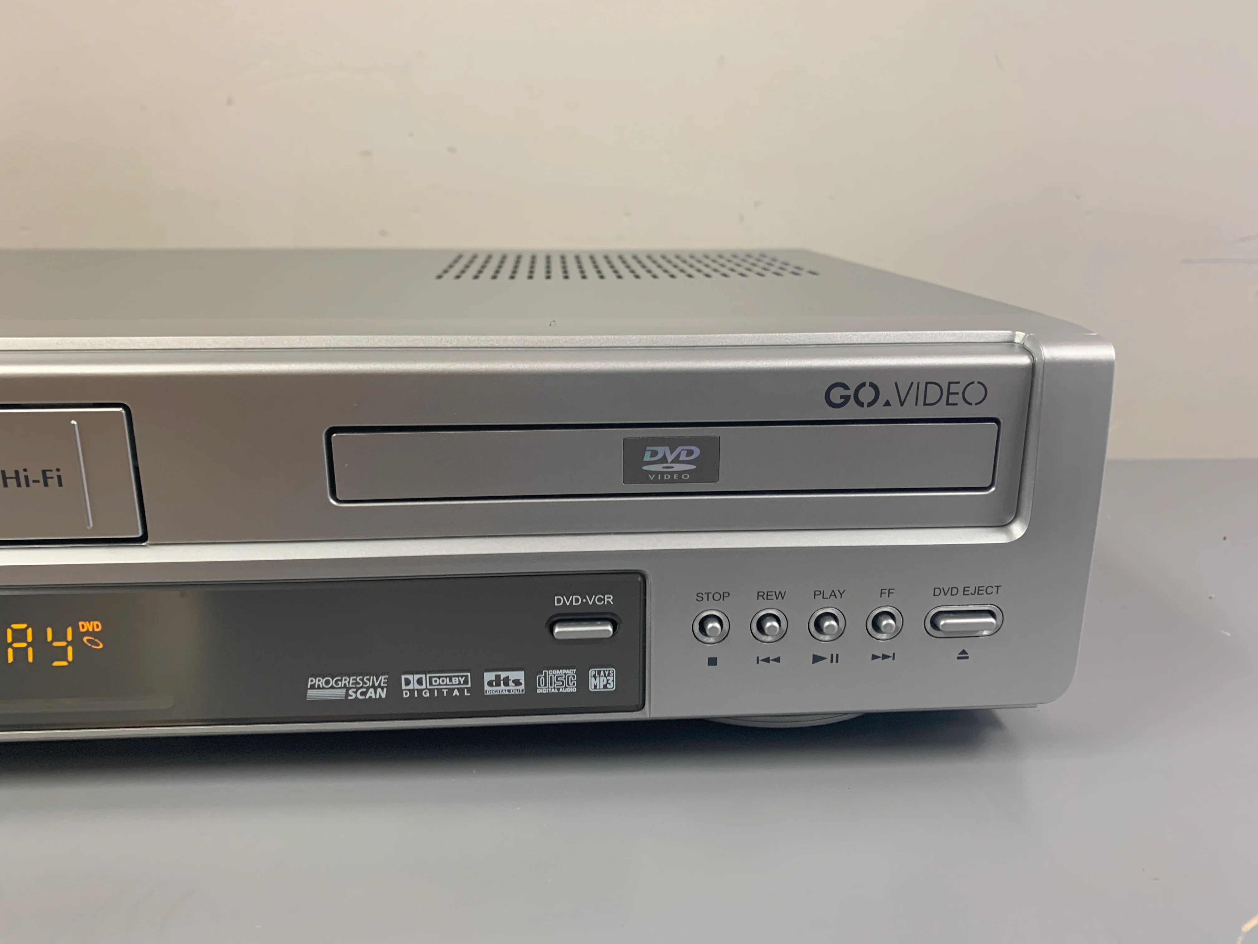 Go-Video DV2150 DVD/VCR Player - Image 3