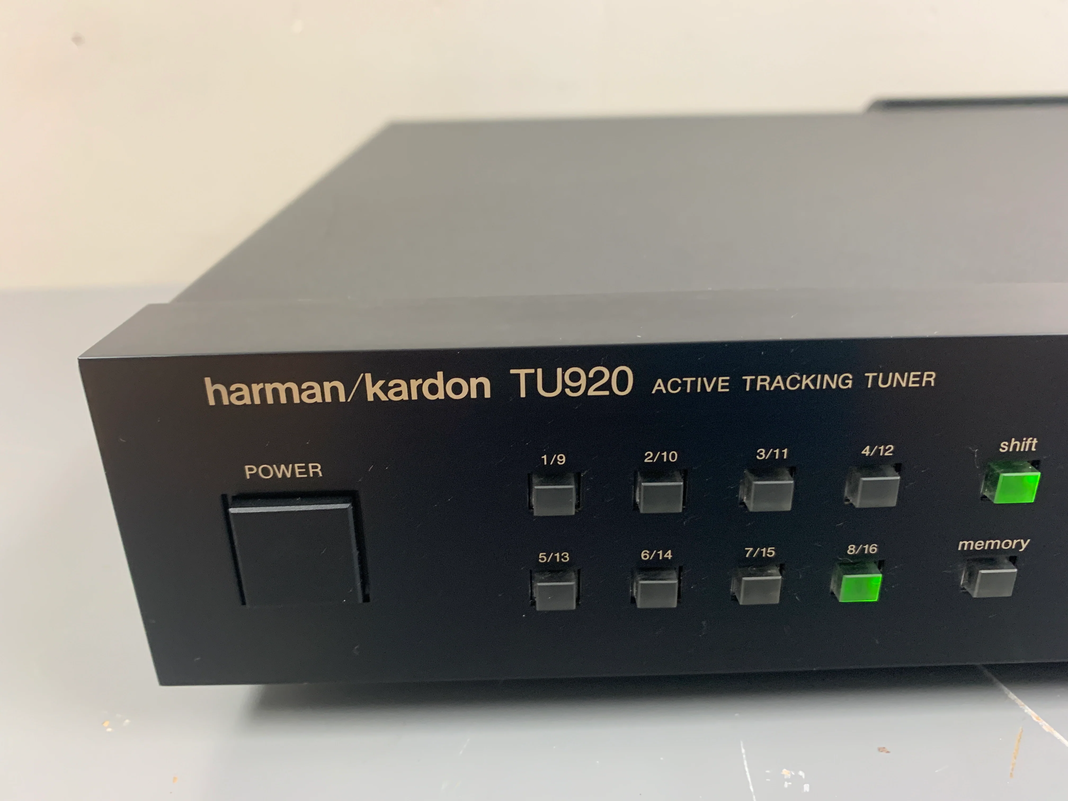 Harman Kardon TU920 Stereo Tuner - Image 2