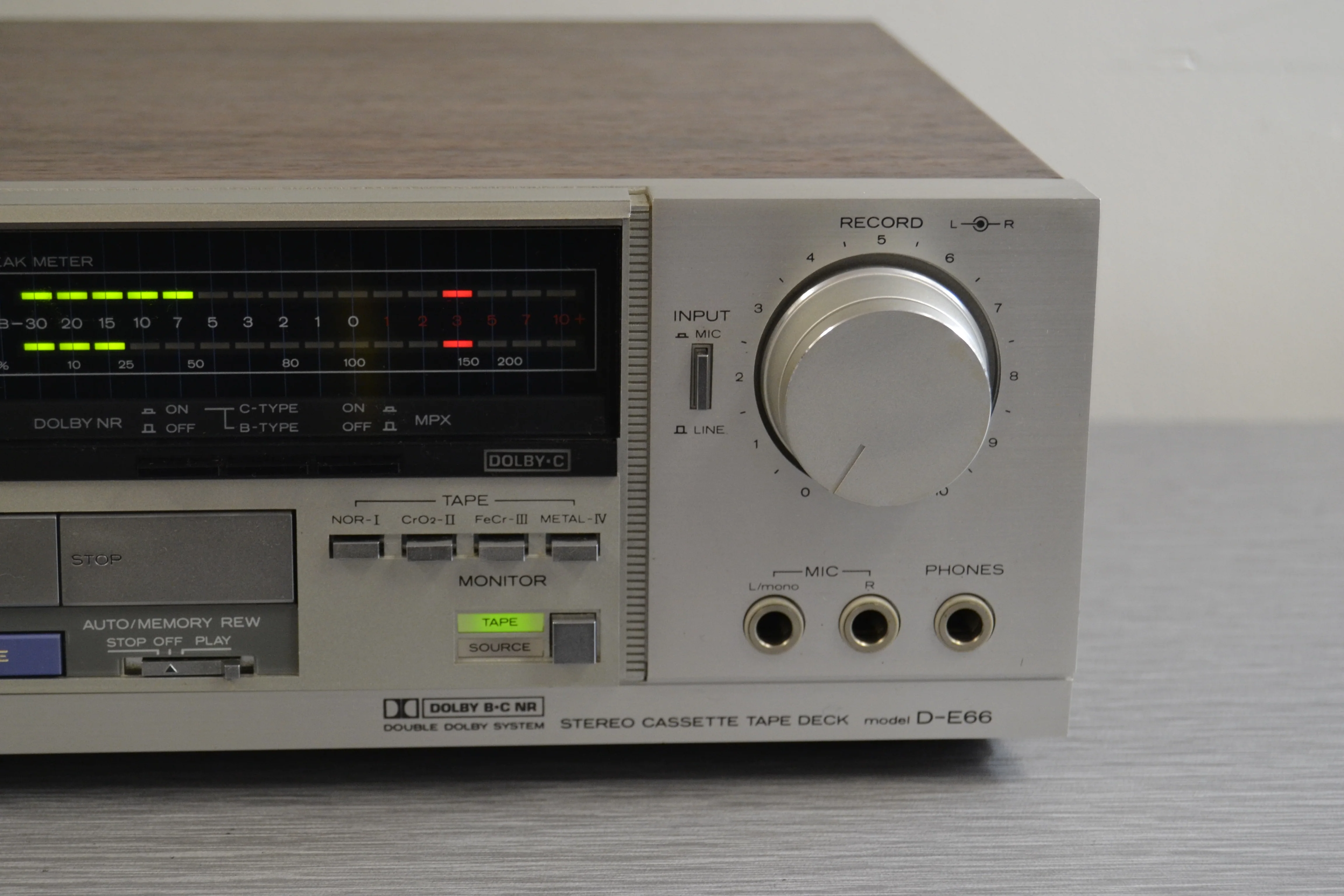 Hitachi D-E66 Single Cassette Deck * 3 Heads * New Belts * Manual - Image 7