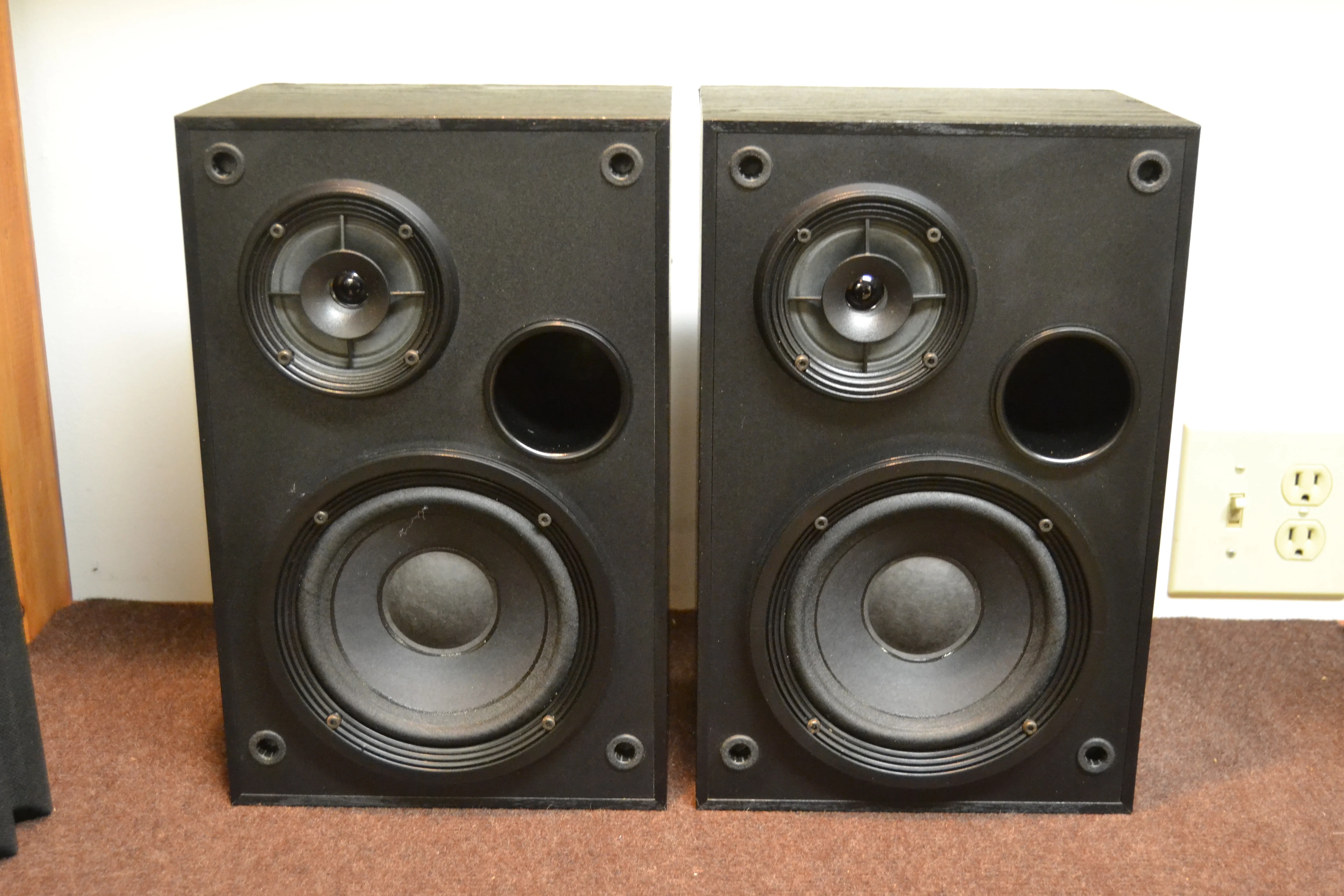 Interaudio by Bose Model 2000 Bookshelf Speaker - Image 2