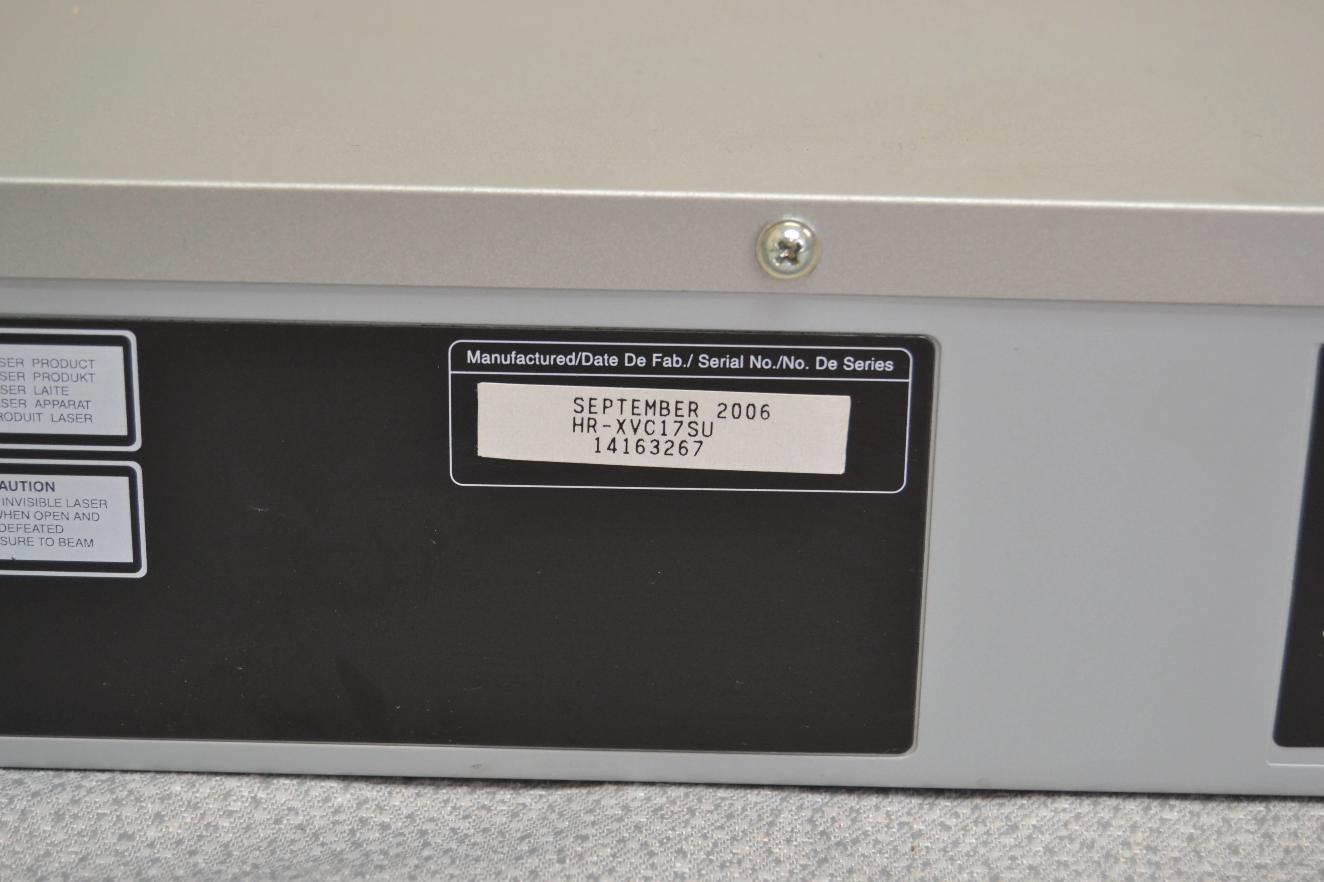 JVC HR-XVC17SU DVD/VHS Combo Player * Remote - Image 13
