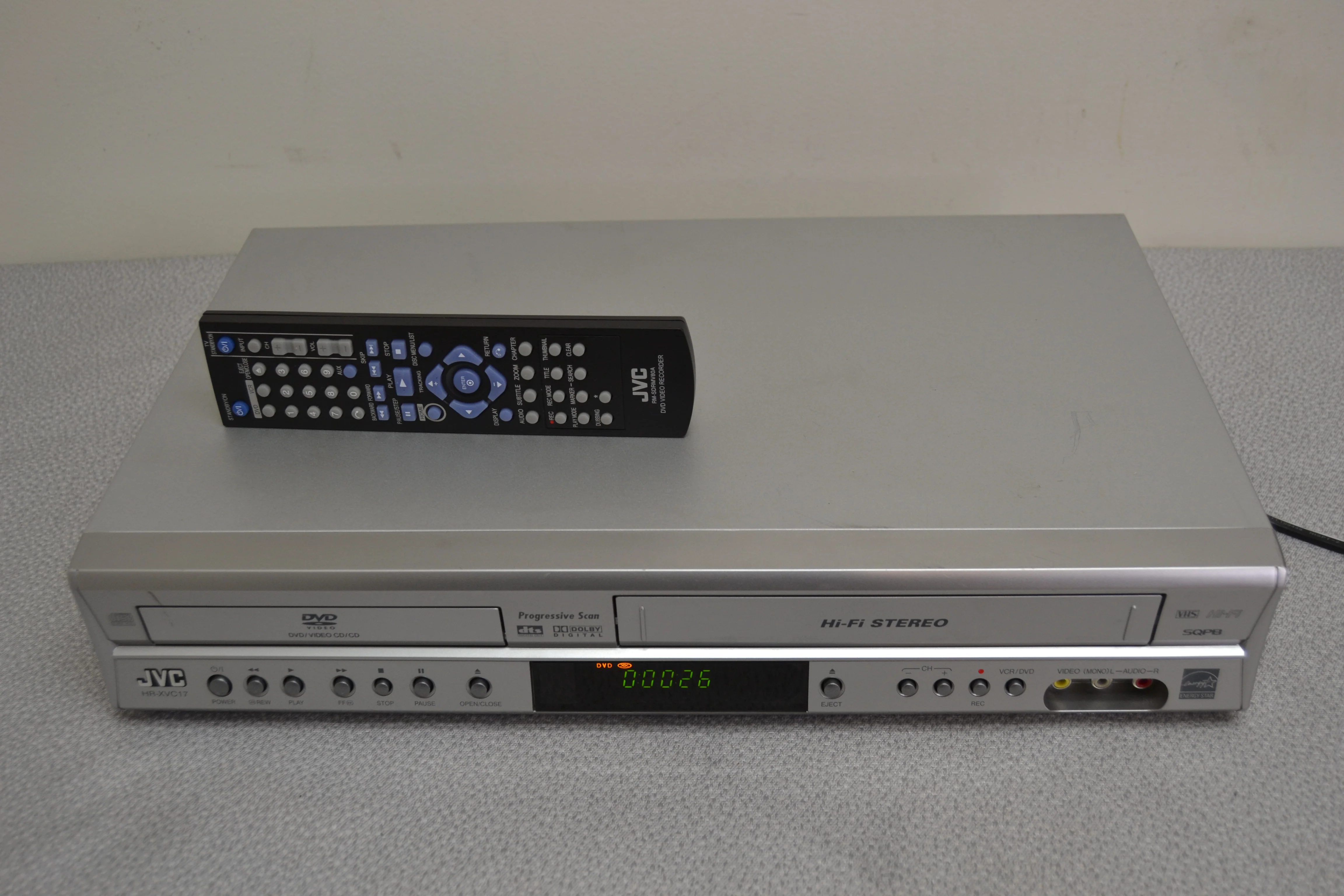JVC HR-XVC17SU DVD/VHS Combo Player * Remote - Image 8