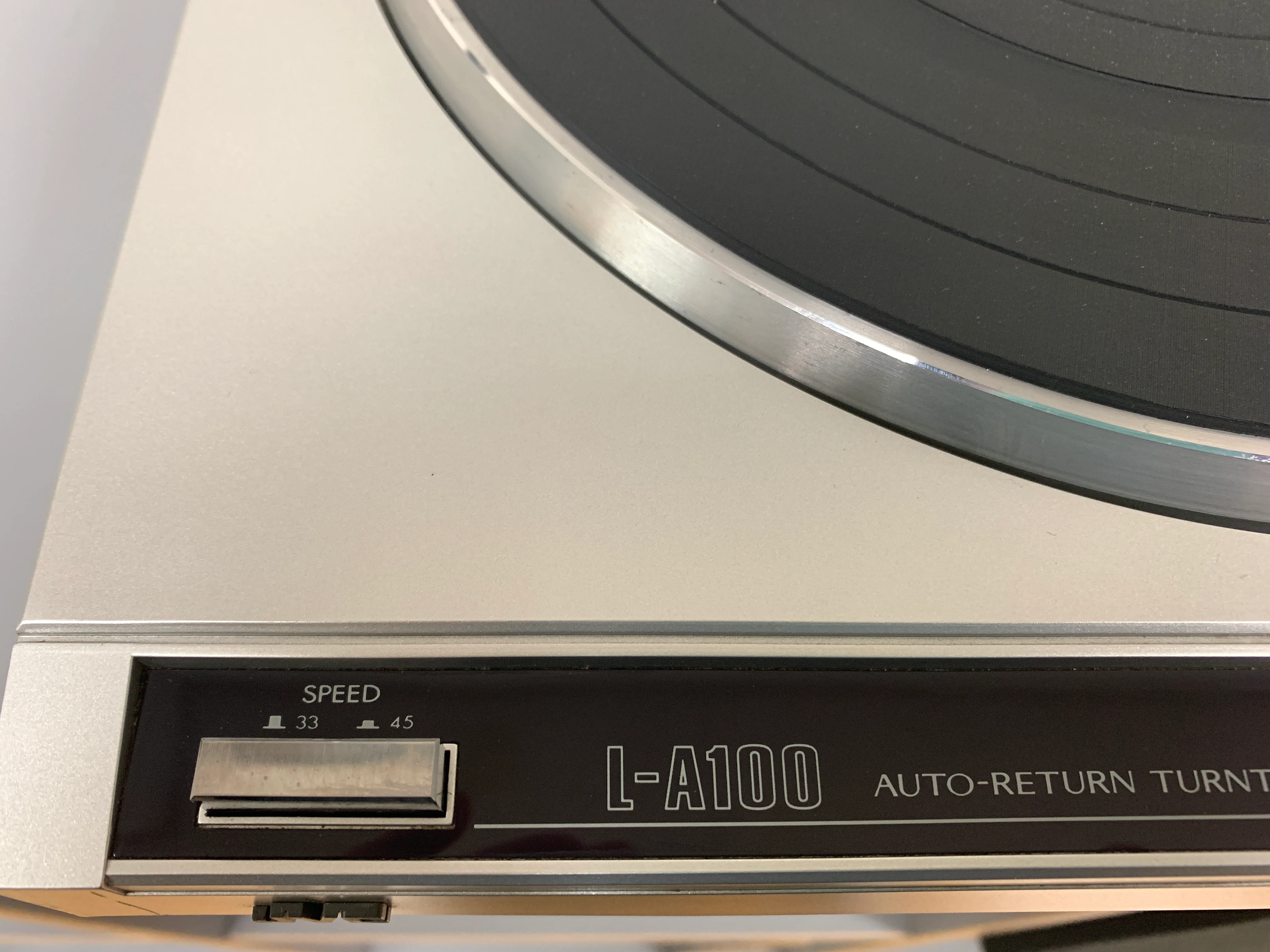 JVC L-A100 Turntable - Image 5
