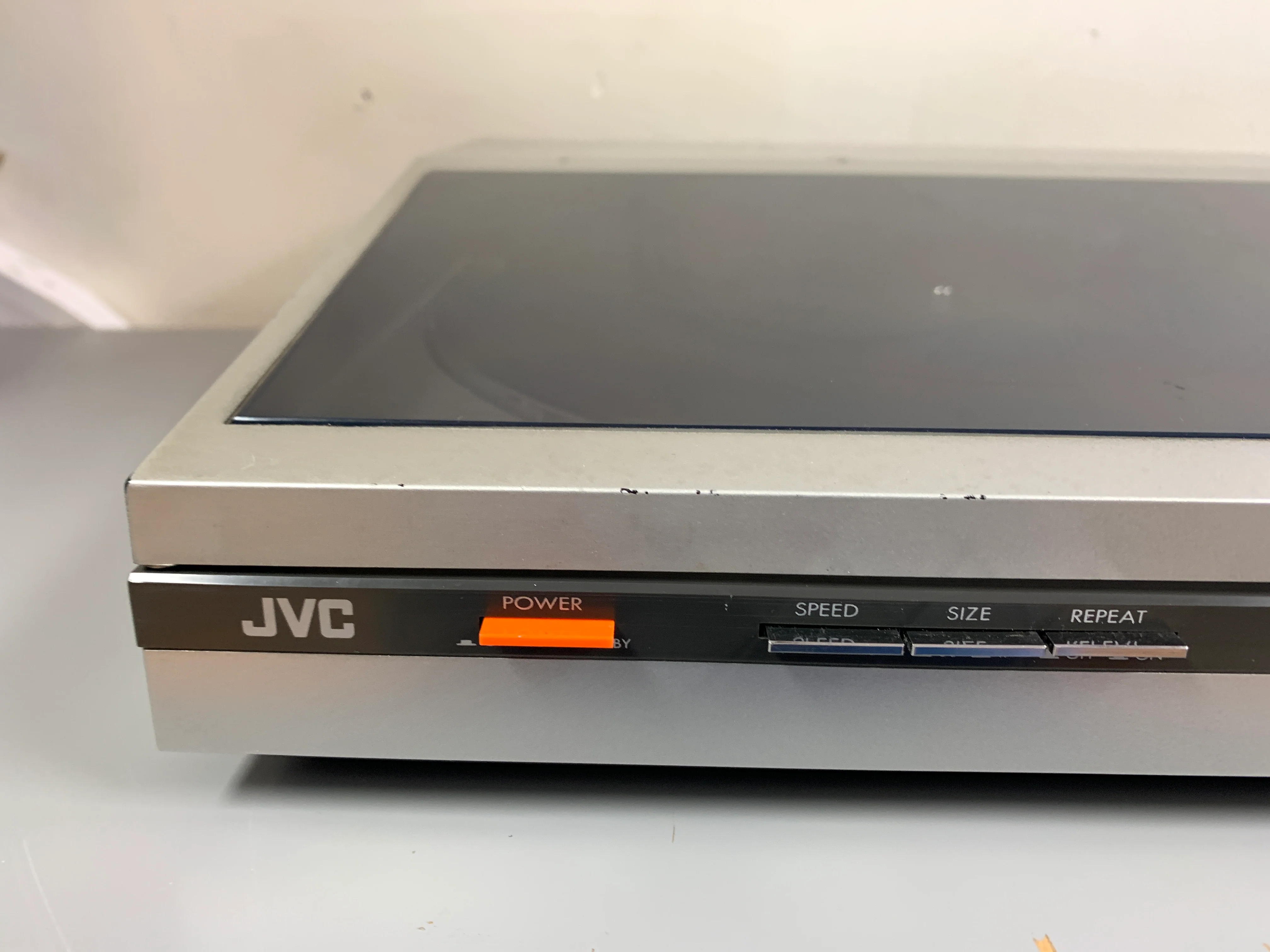 JVC L-E22 Turntable - Image 2