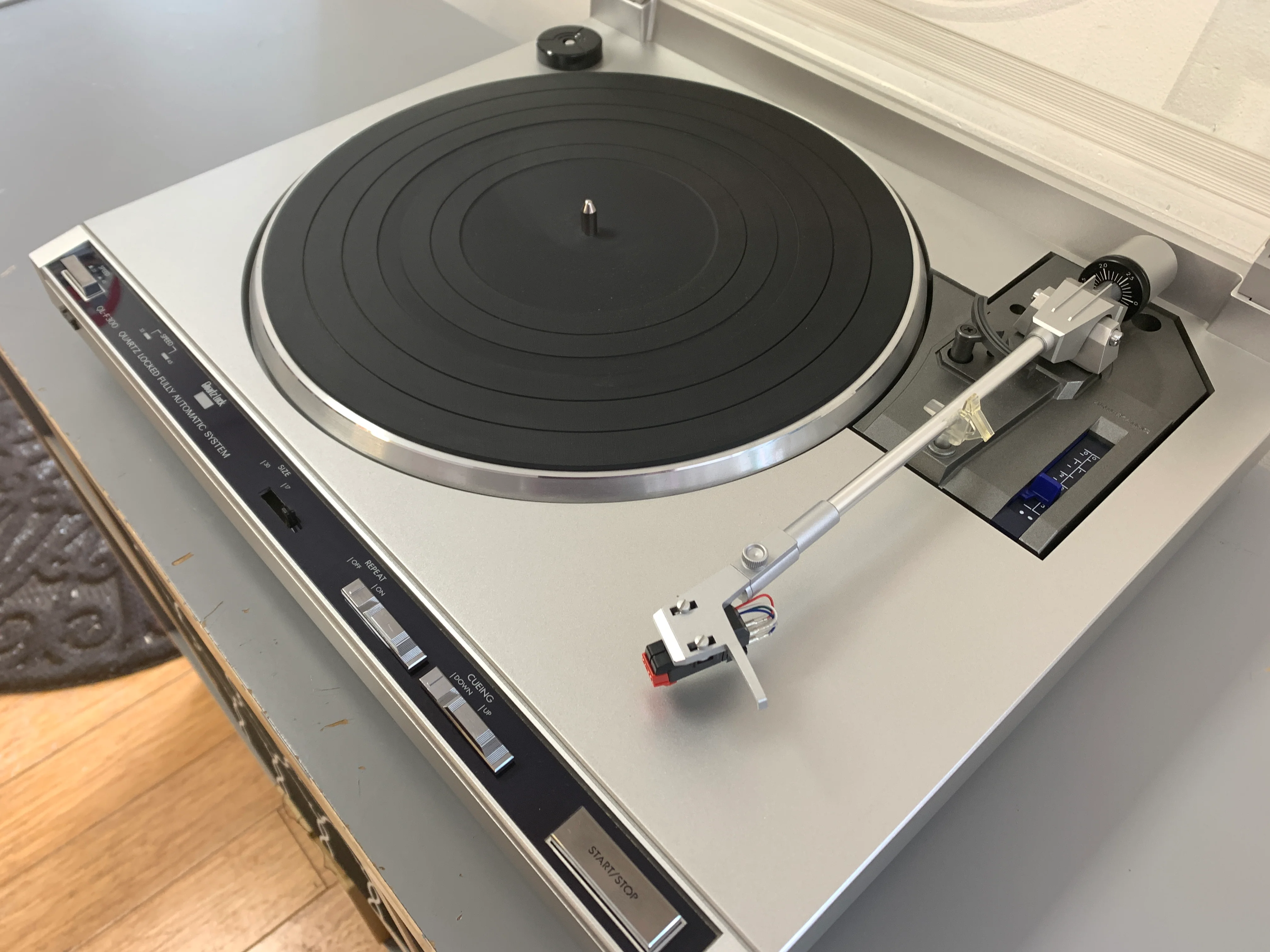 JVC QL-F300 Fully Automatic Turntable - Image 3