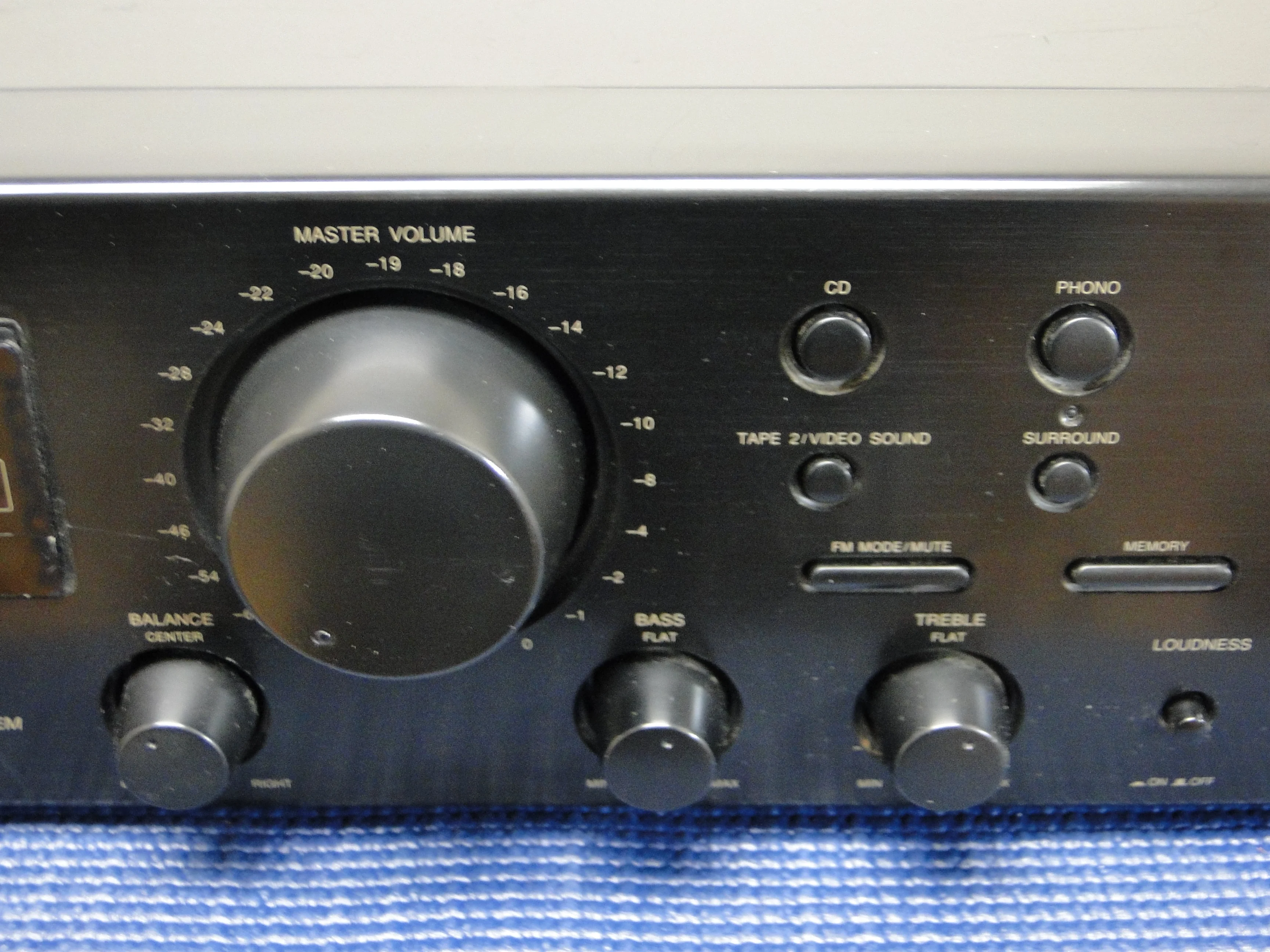 JVC RX-318 Stereo Receiver - Image 3