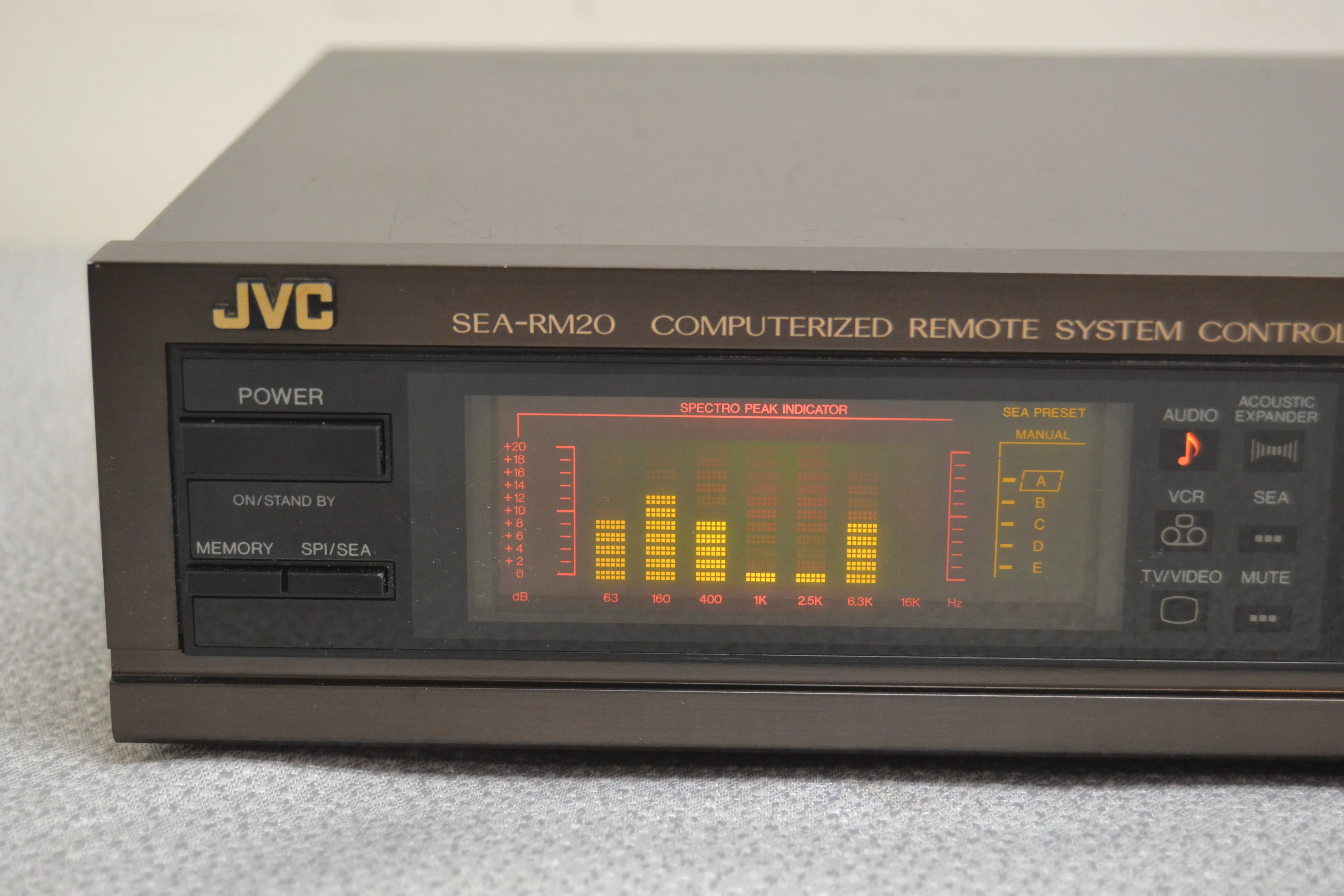 JVC SEA-RM20 * Graphic Equalizer with Spectrum Analyzer - Image 2
