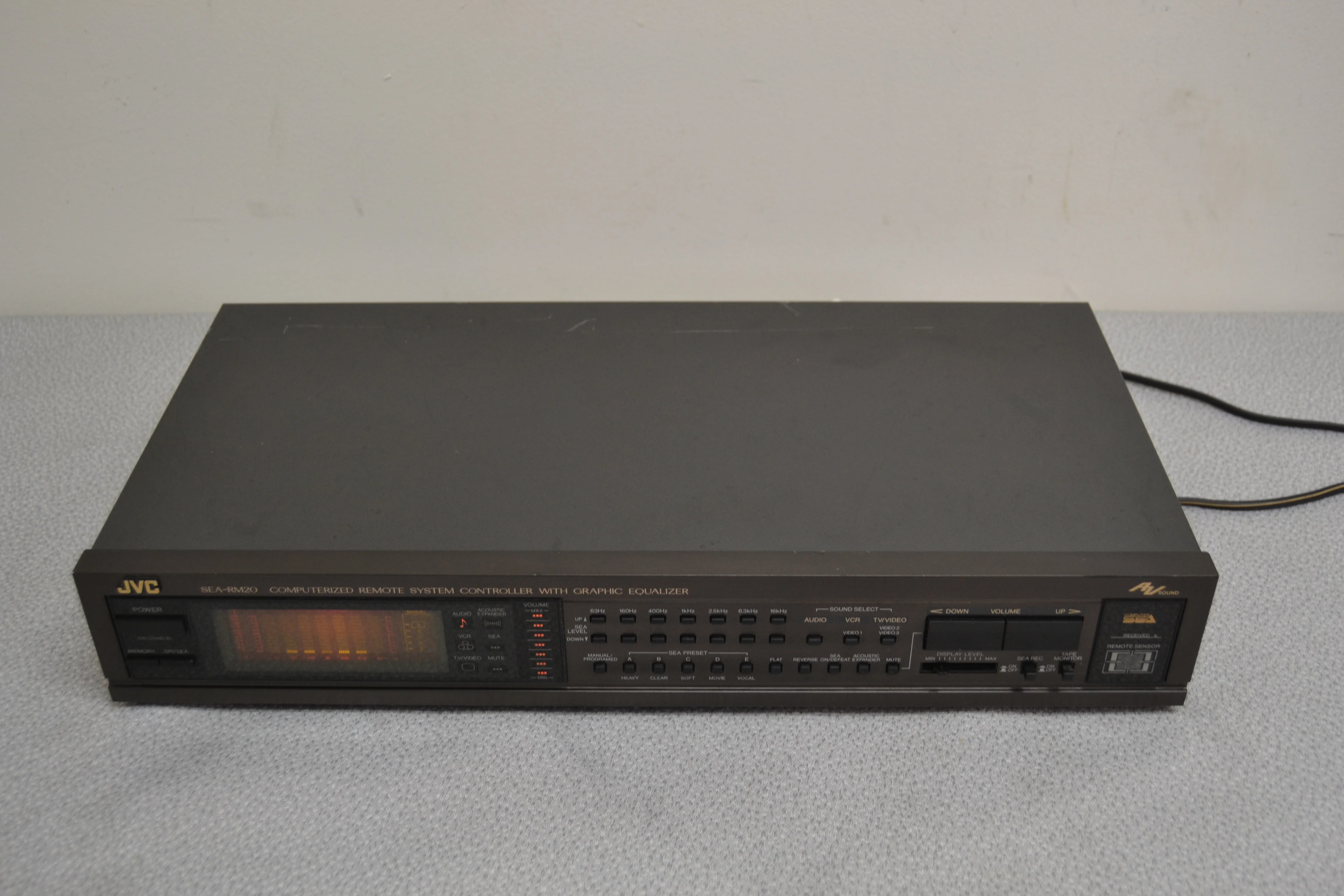 JVC SEA-RM20 * Graphic Equalizer with Spectrum Analyzer - Image 7