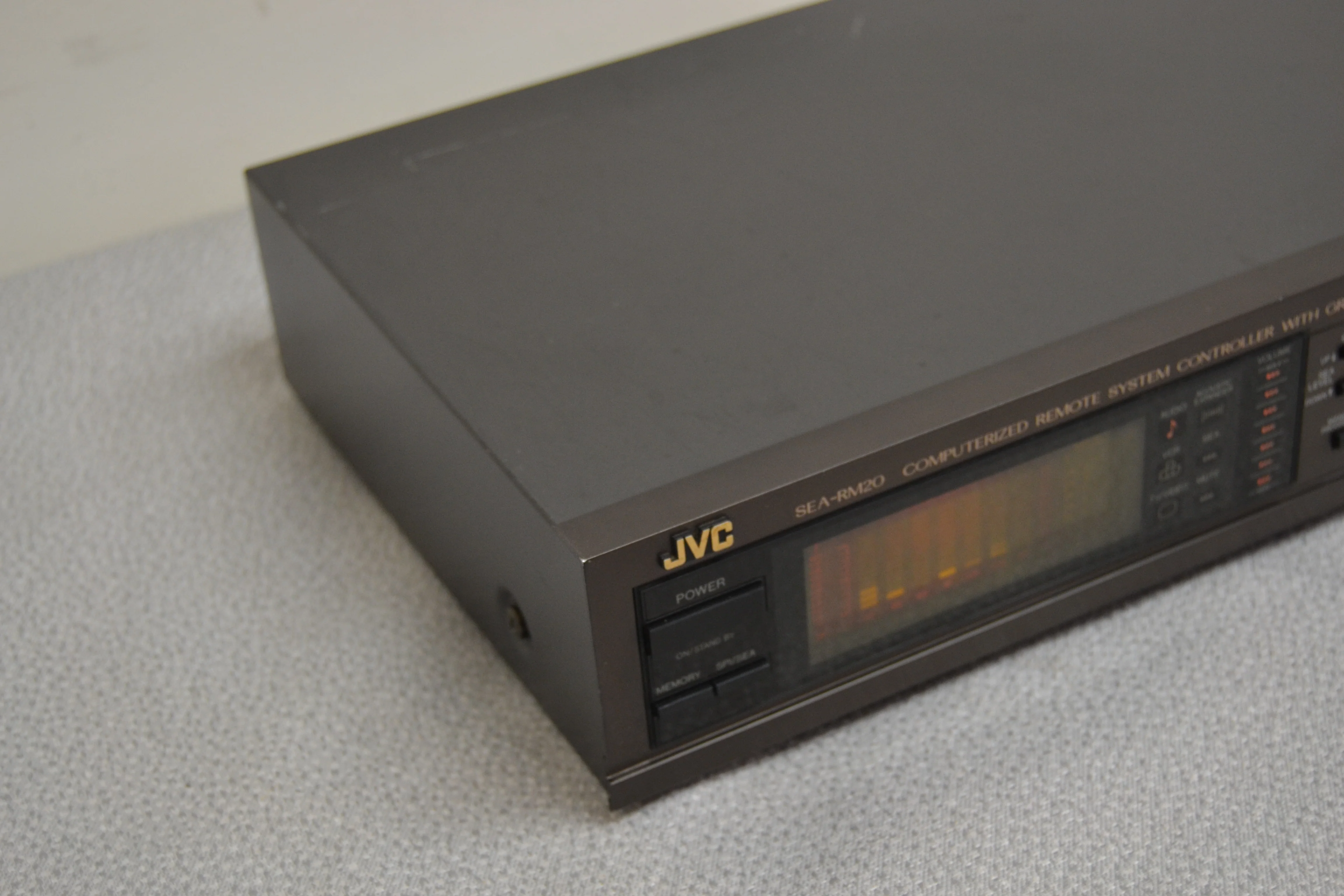 JVC SEA-RM20 * Graphic Equalizer with Spectrum Analyzer - Image 9