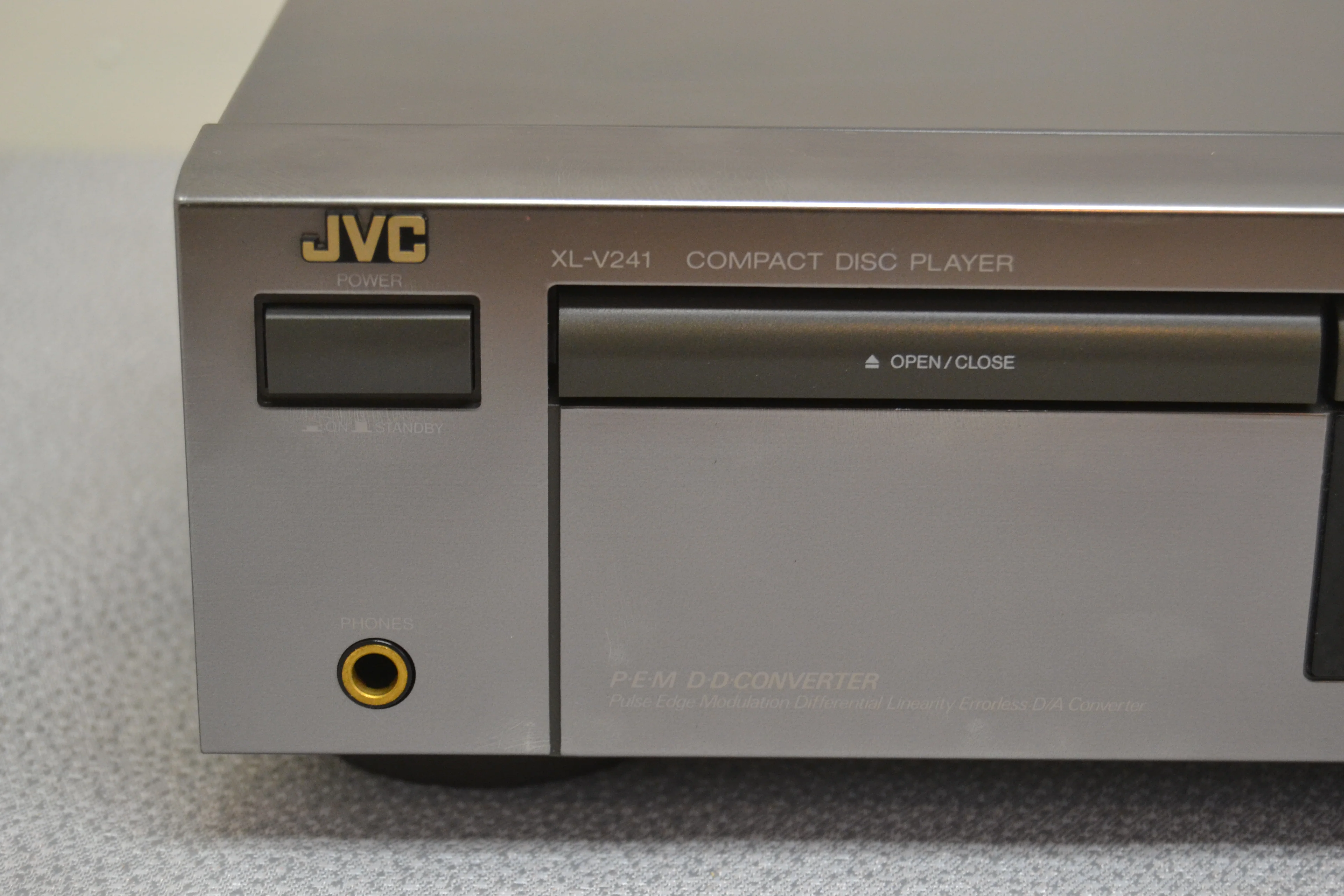 JVC XL-V241 Single CD Player * No remote - Image 3