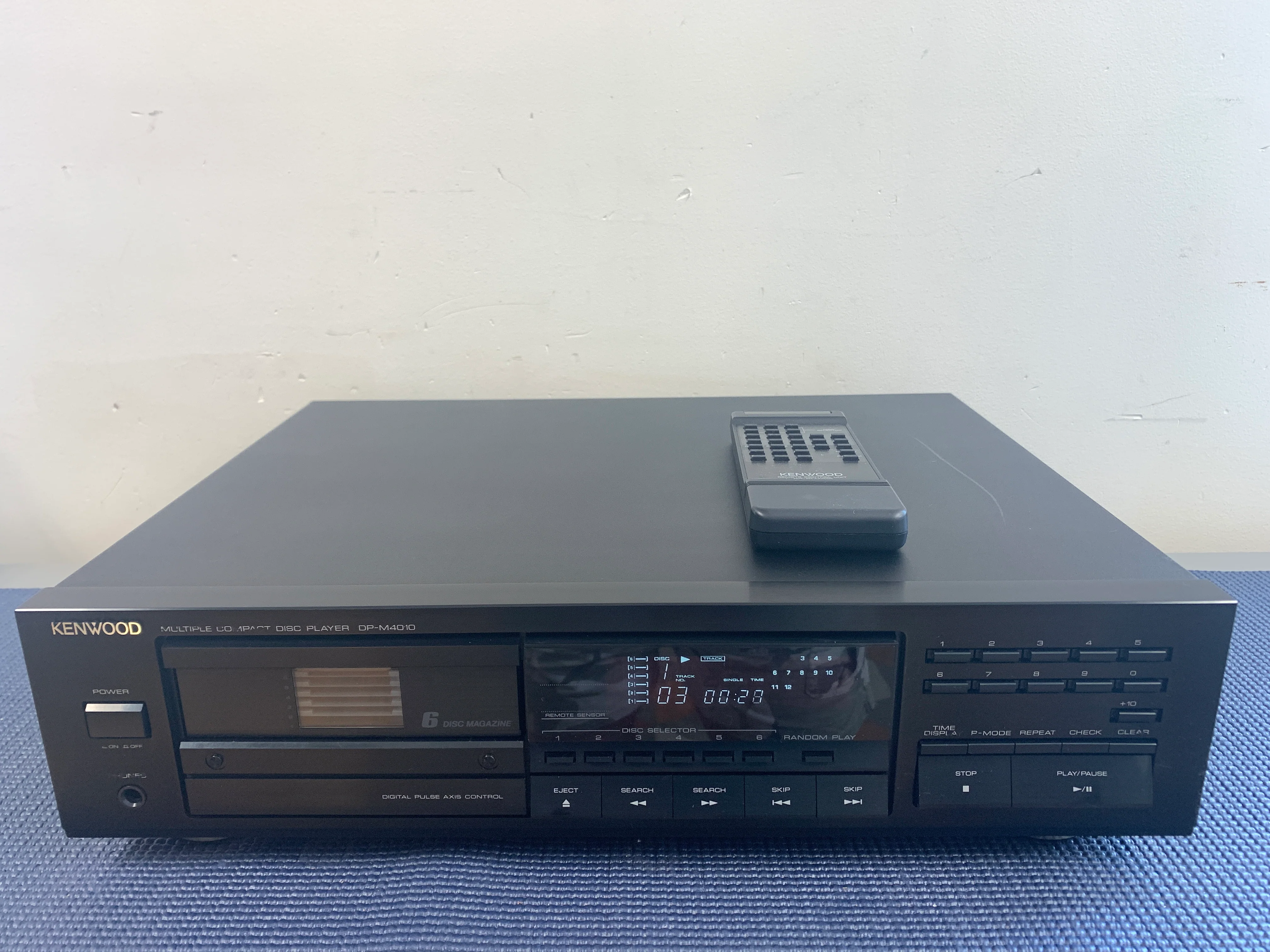 Kenwood DP-M4010 CD Changer * 6 Disc Magazine * Remote Control