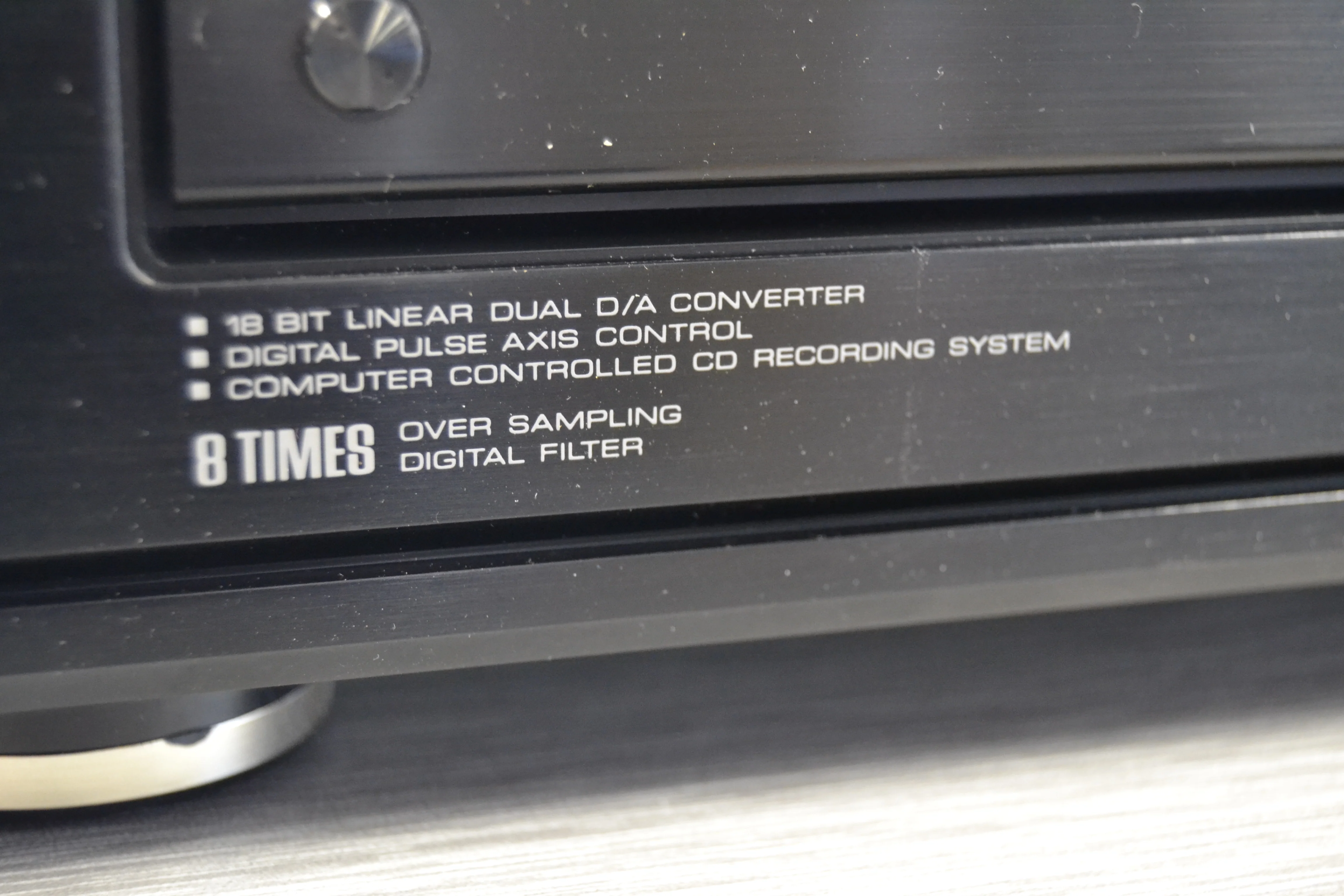 Kenwood DP-M6620 CD Player Single and 6 Disc Cartridge - Image 11