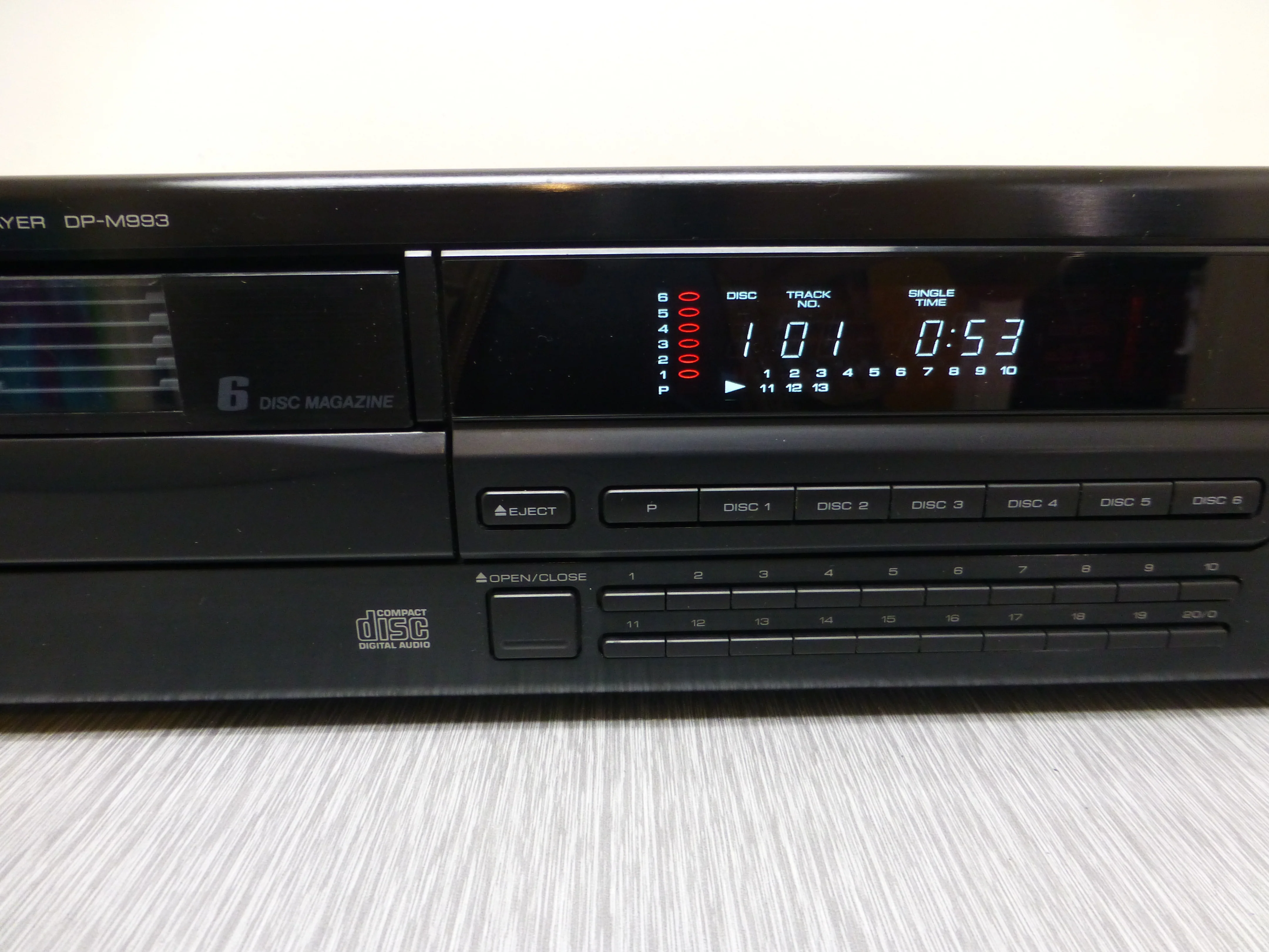 Kenwood DP-M993 Multiple Compact Disc Player (1993) * 6 Disc Cartridge - Image 6
