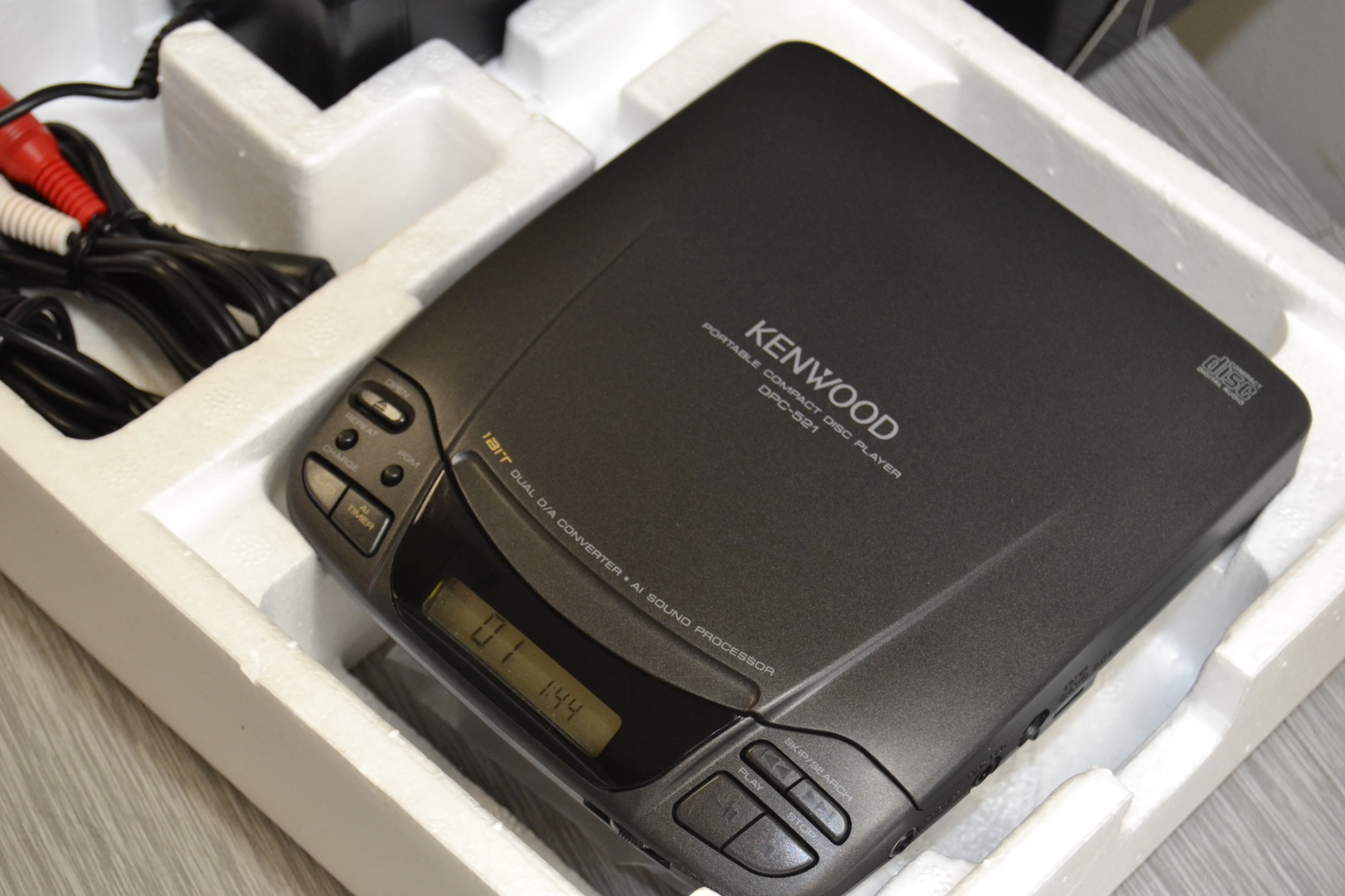 Kenwood DPC-521 Portable CD Player * Remote * Box * Accessories - Image 6