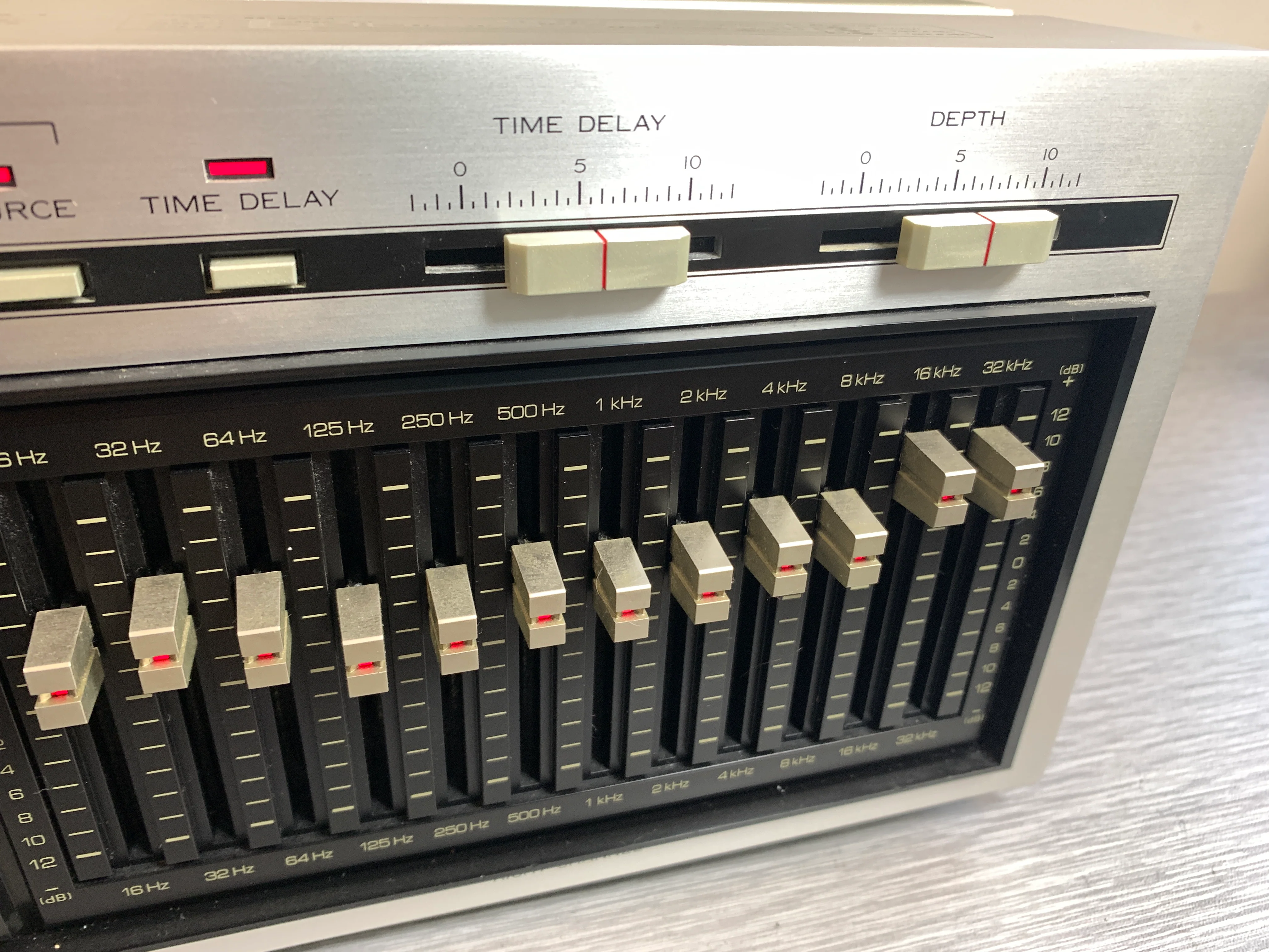 Kenwood GE-1000 Graphic Equalizer & Time Delay - Image 11