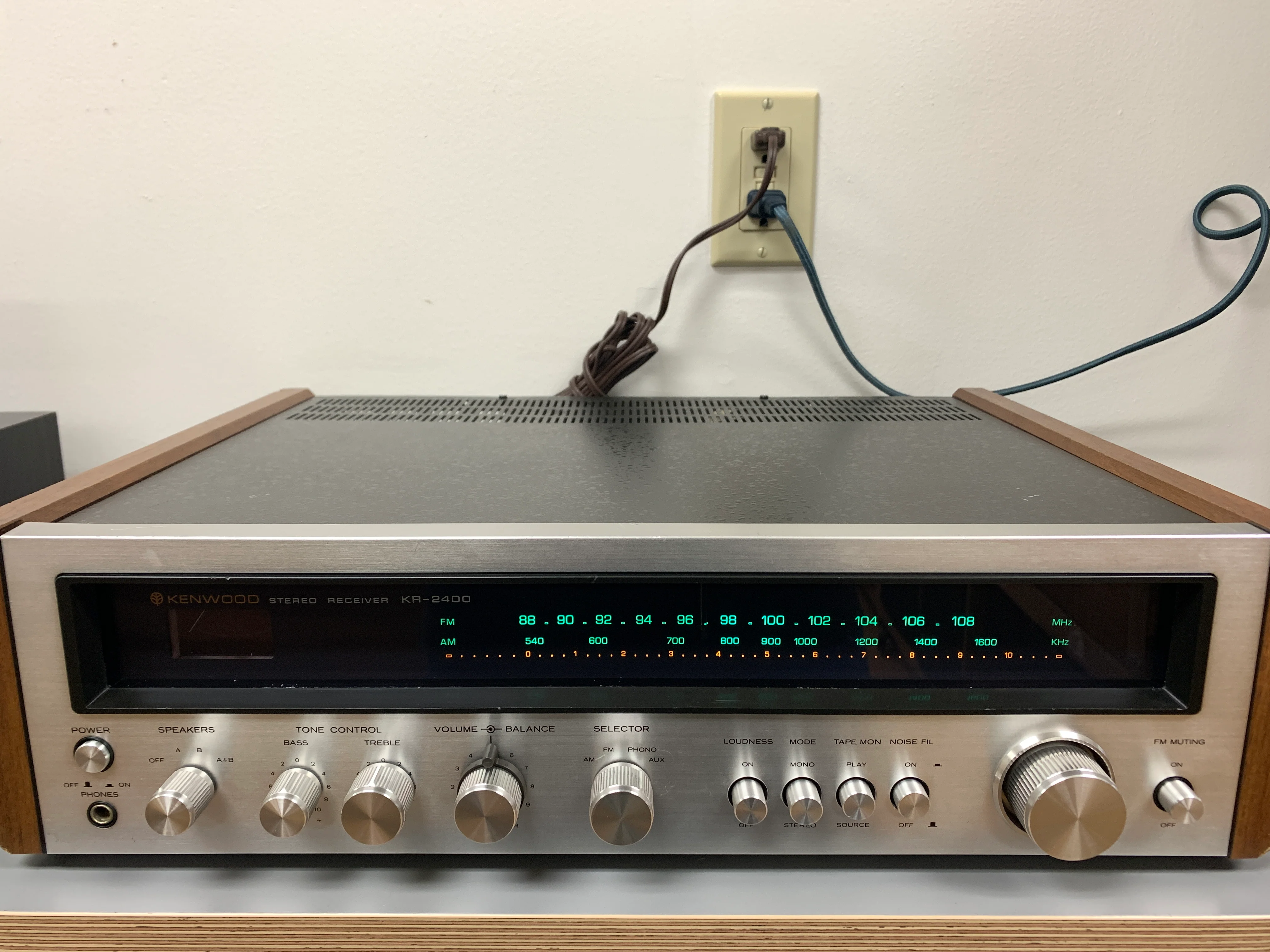Kenwood KR-2400 Stereo Receiver