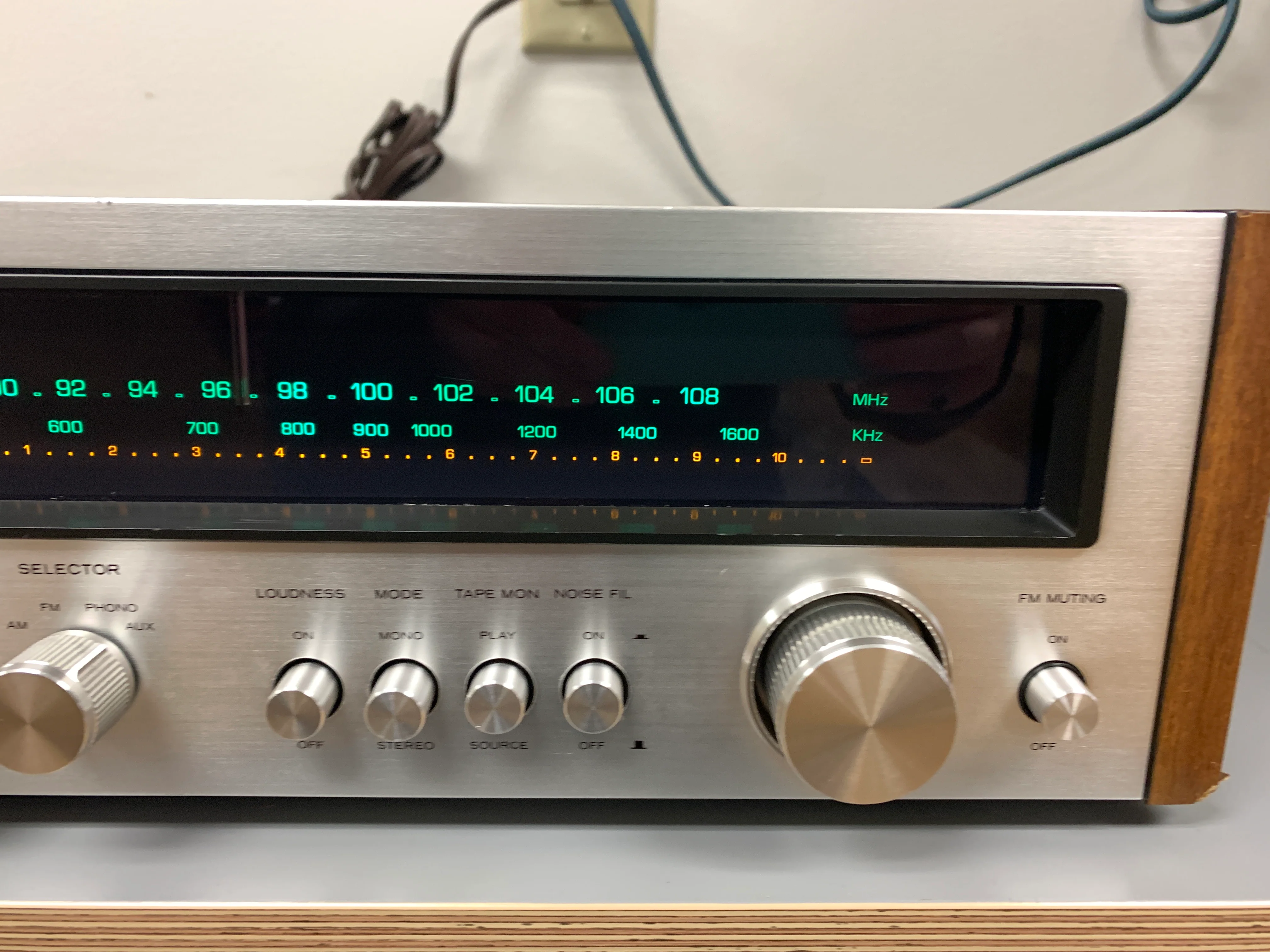 Kenwood KR-2400 Stereo Receiver - Image 4