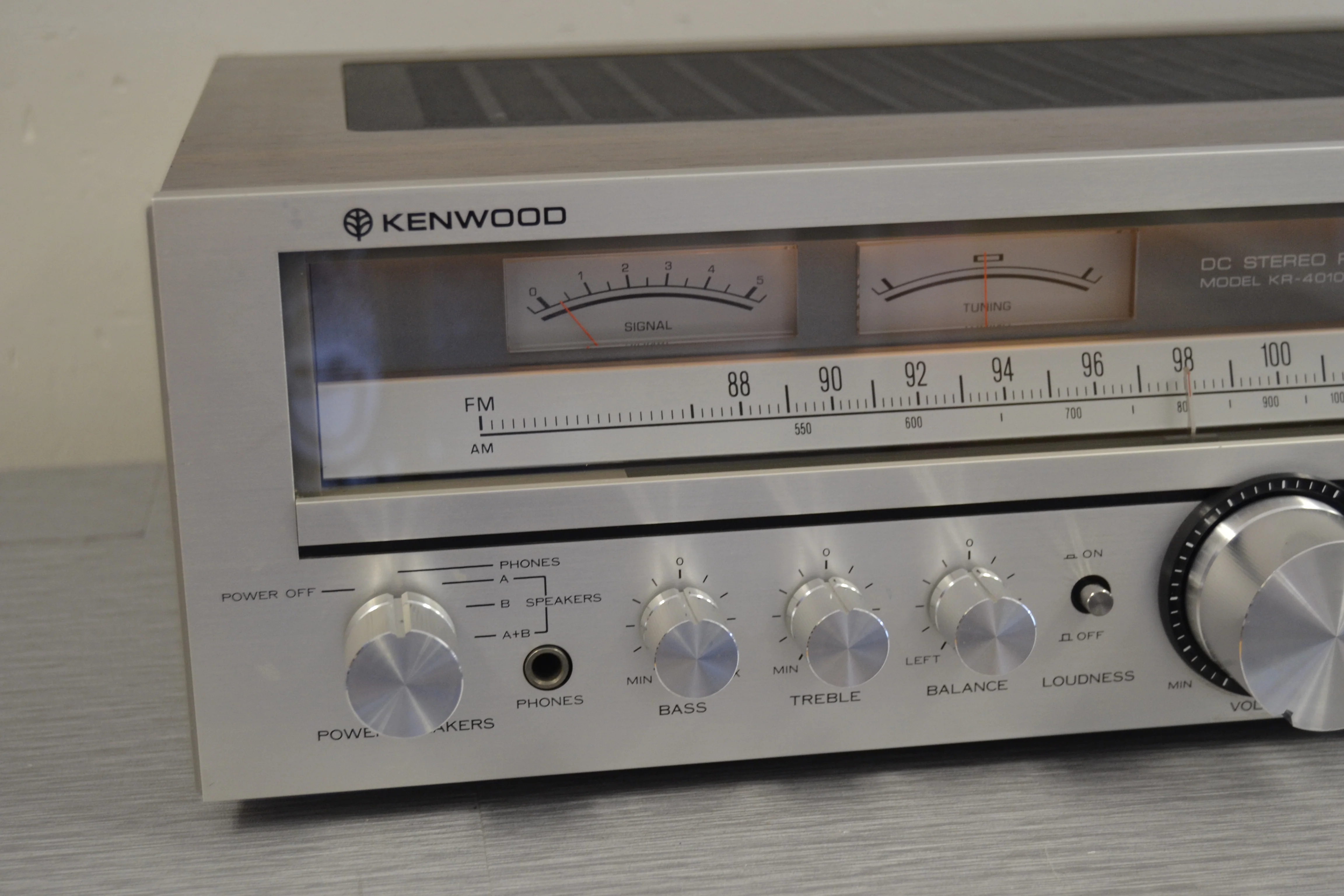Kenwood KR-4010 Stereo Receiver - 35W RMS - 1979 - Image 2