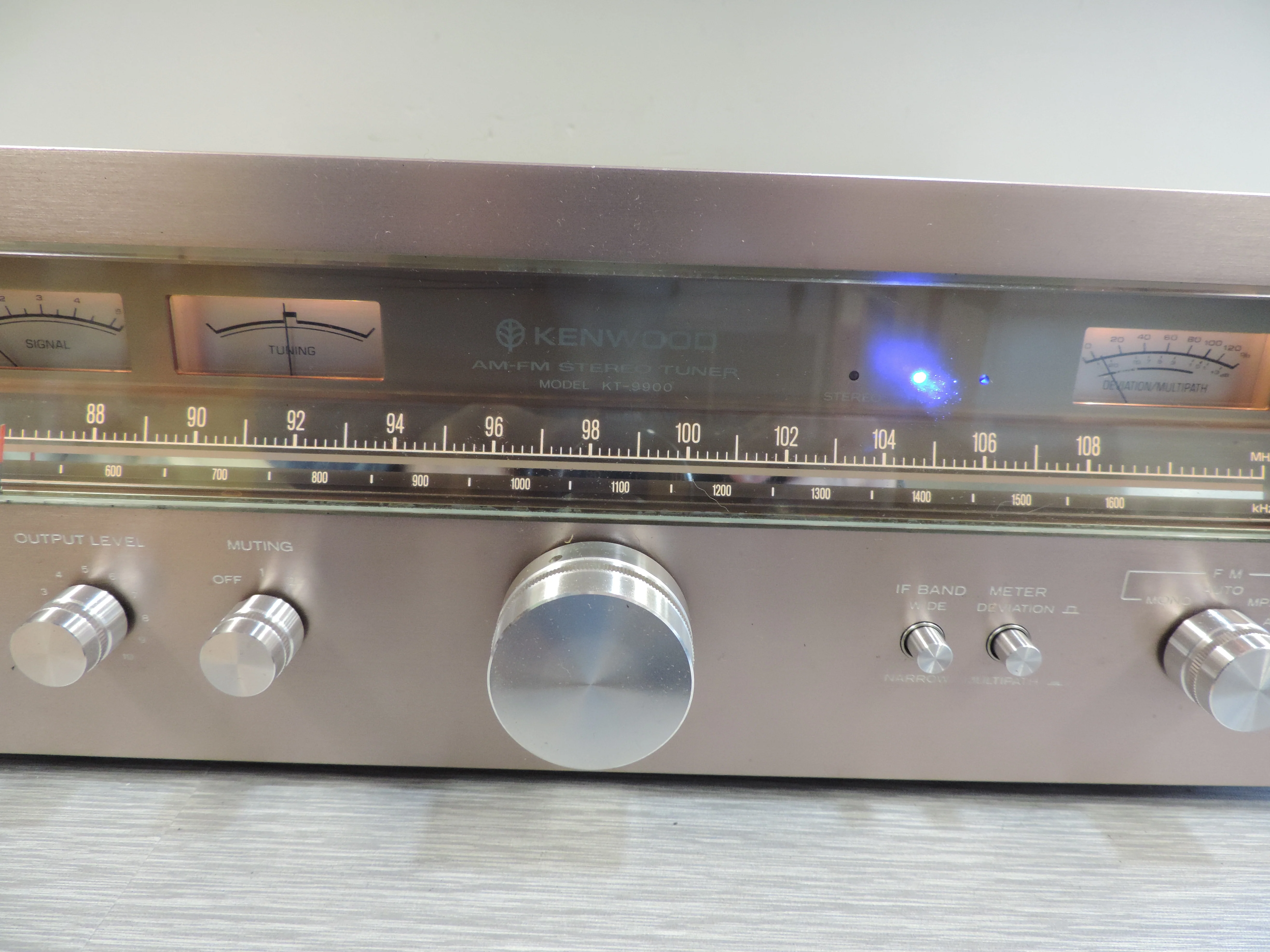 Kenwood KT-9900 Stereo Tuner - 1976 - Rare Bronze Version - Image 3