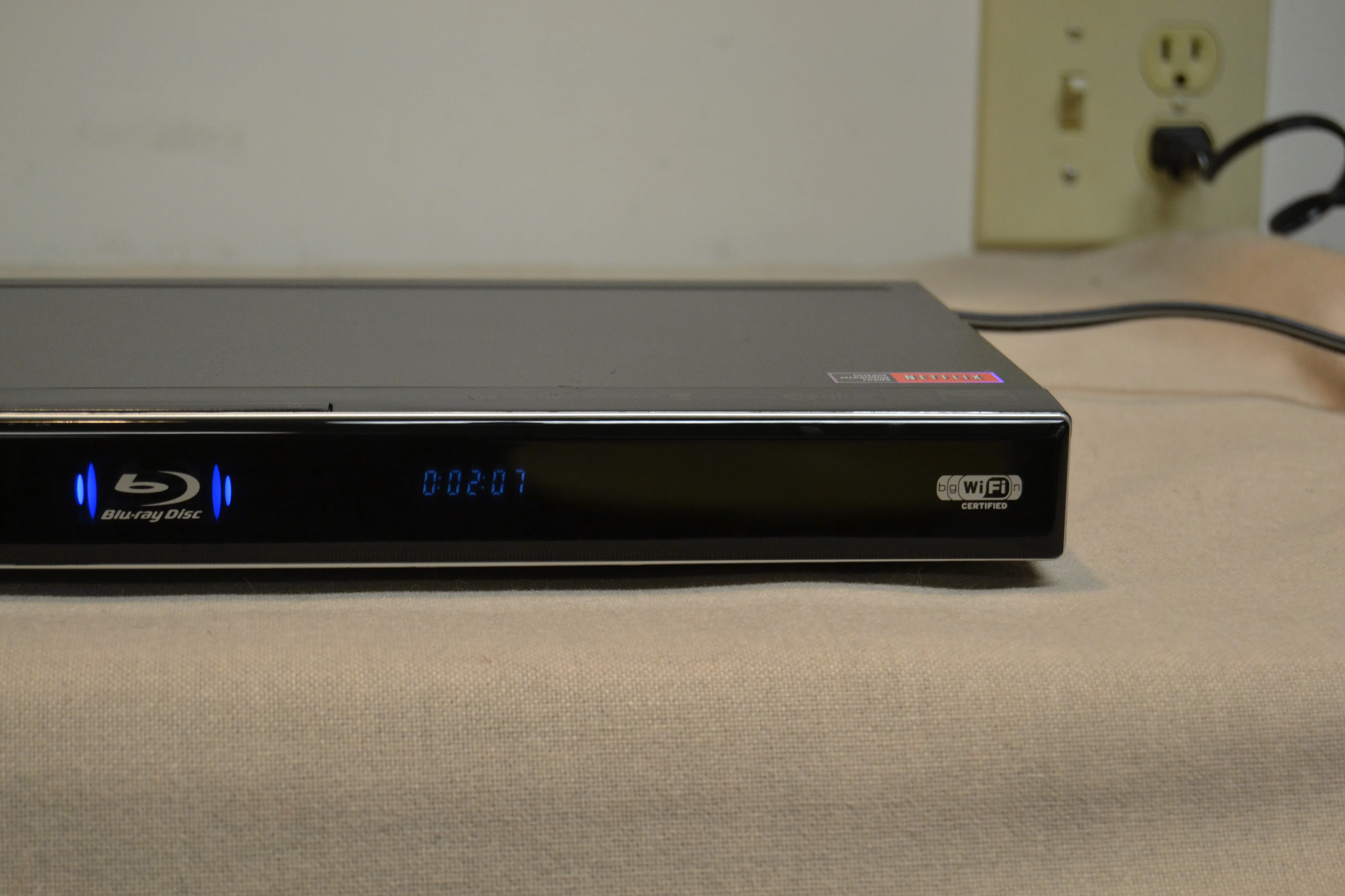 LG BD-570 Blu-Ray Single Player - Image 6