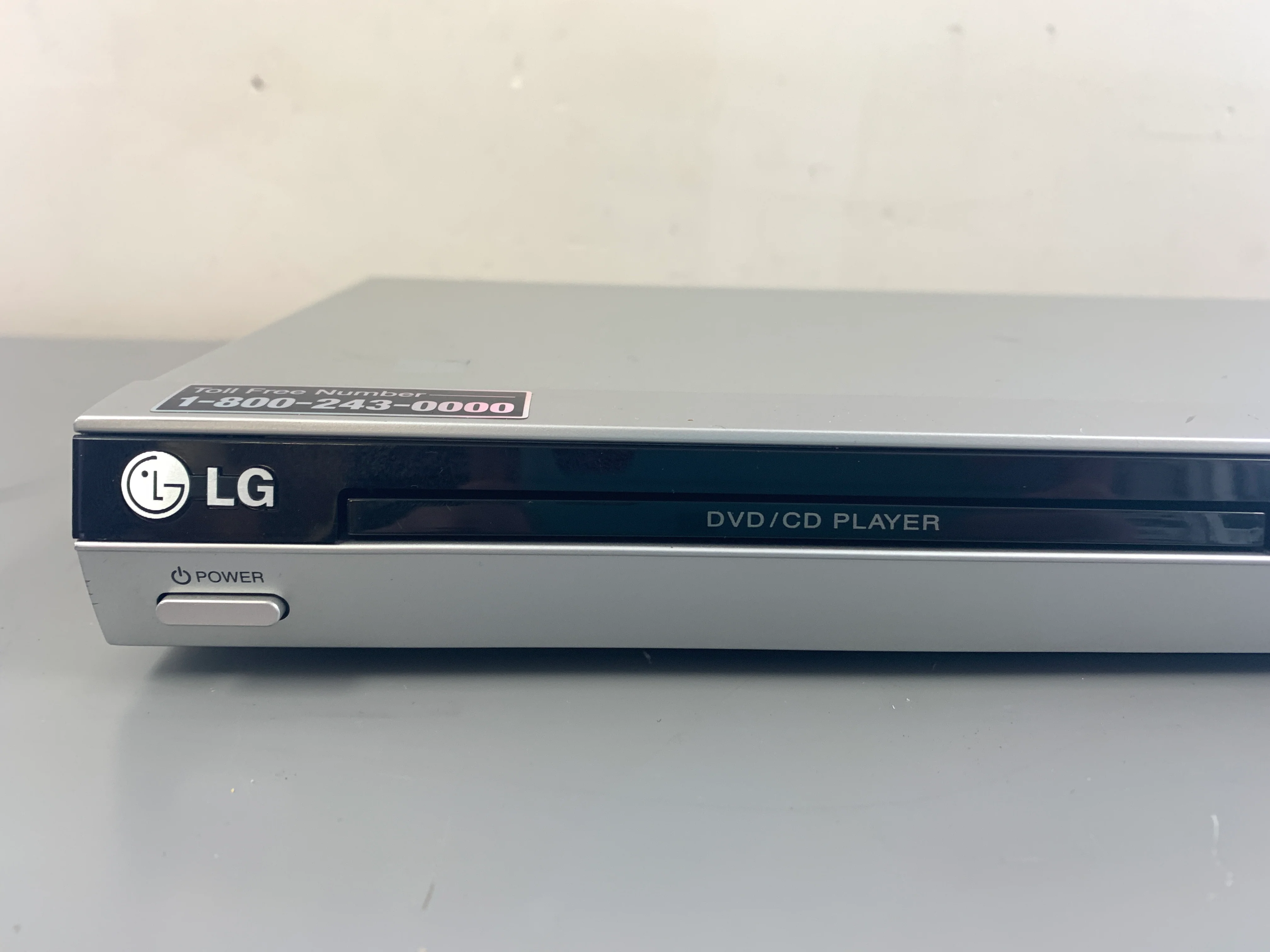 LG DN788 DVD/CD Player - Image 2
