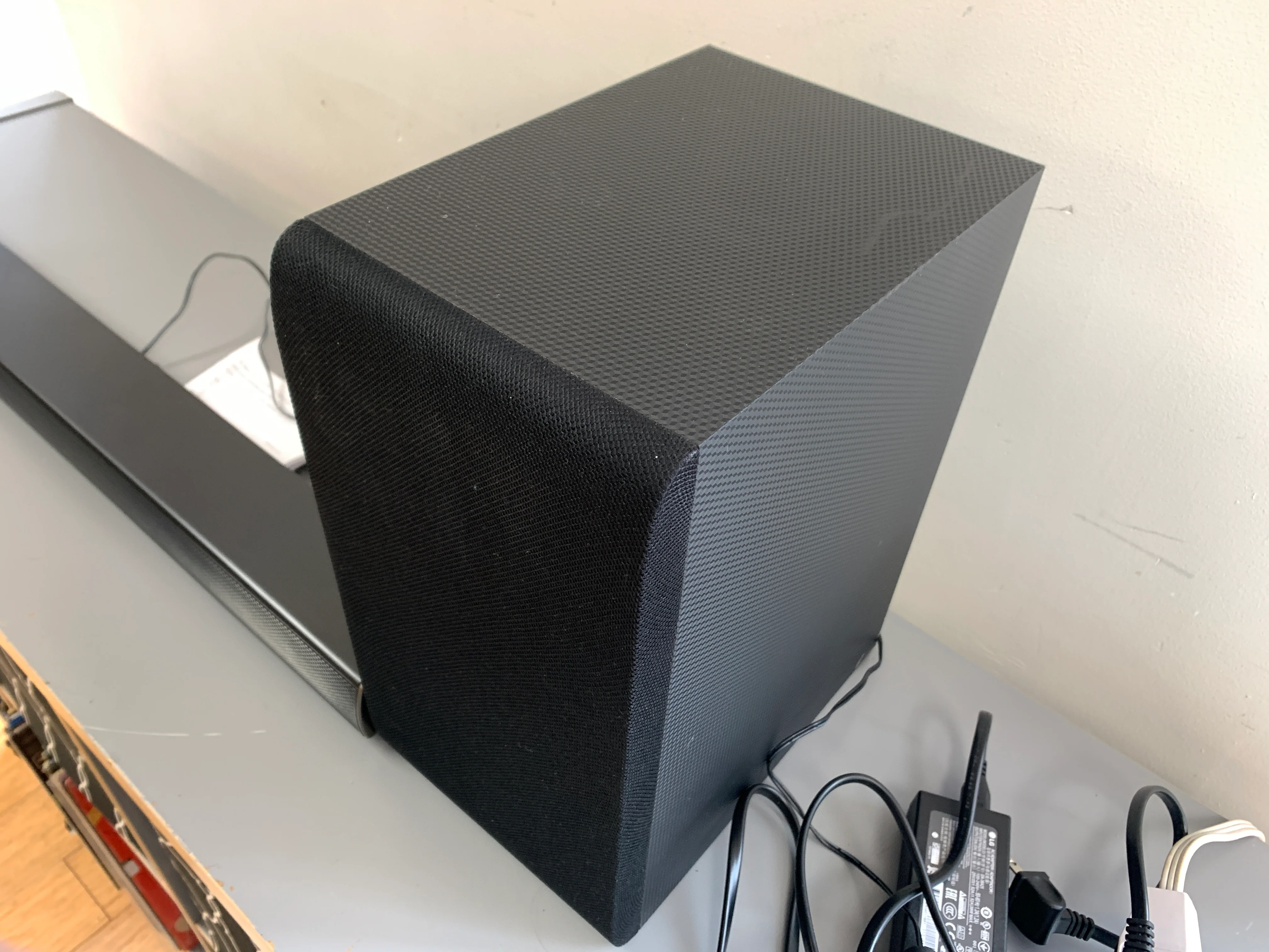 LG SHC4 Sound Bar * Wireless Subwoofer * Remote * Manual - Image 6