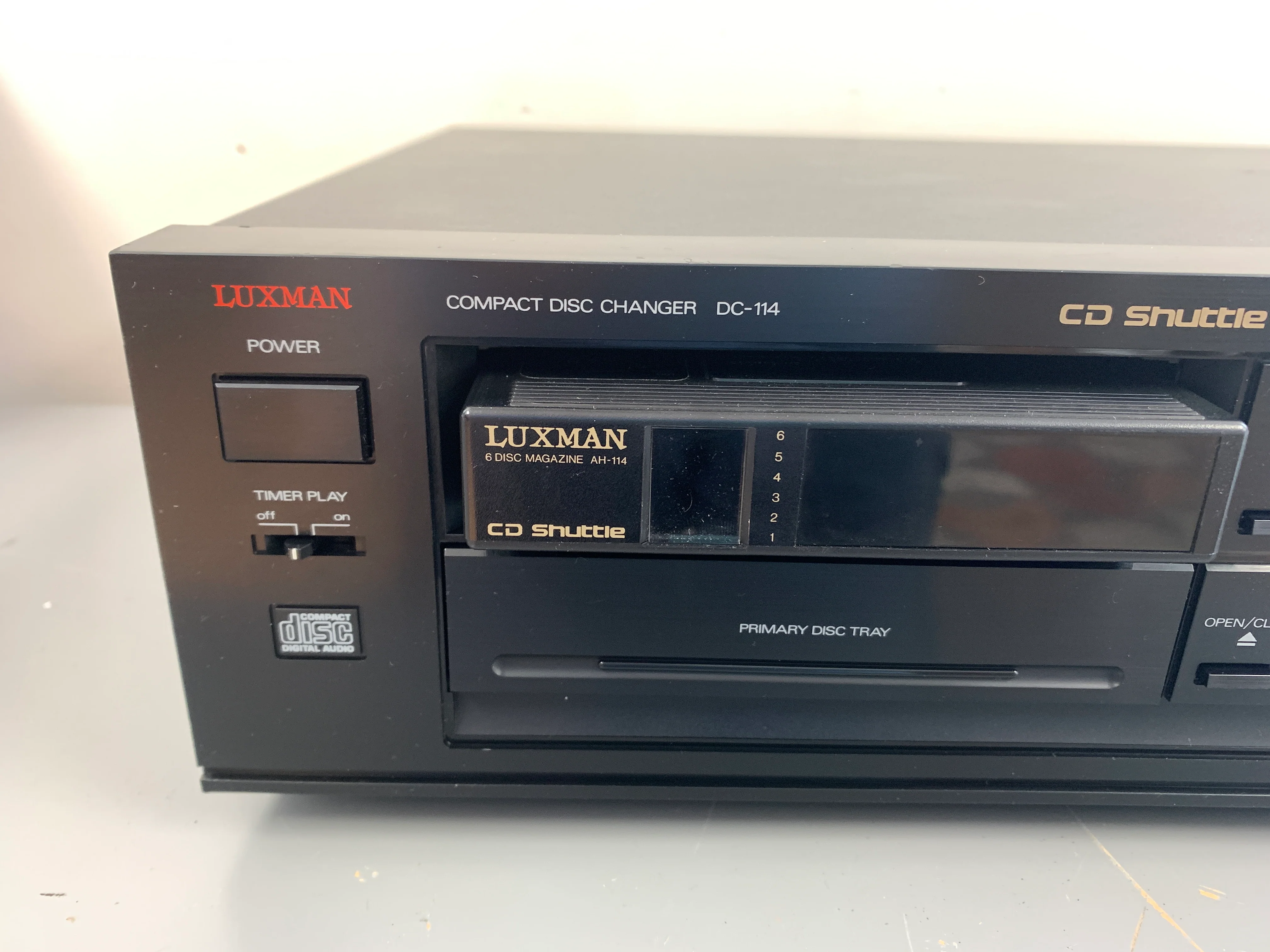 Luxman DC-114 CD Player * 6 Disc Magazine * Single Slot Player - Image 2