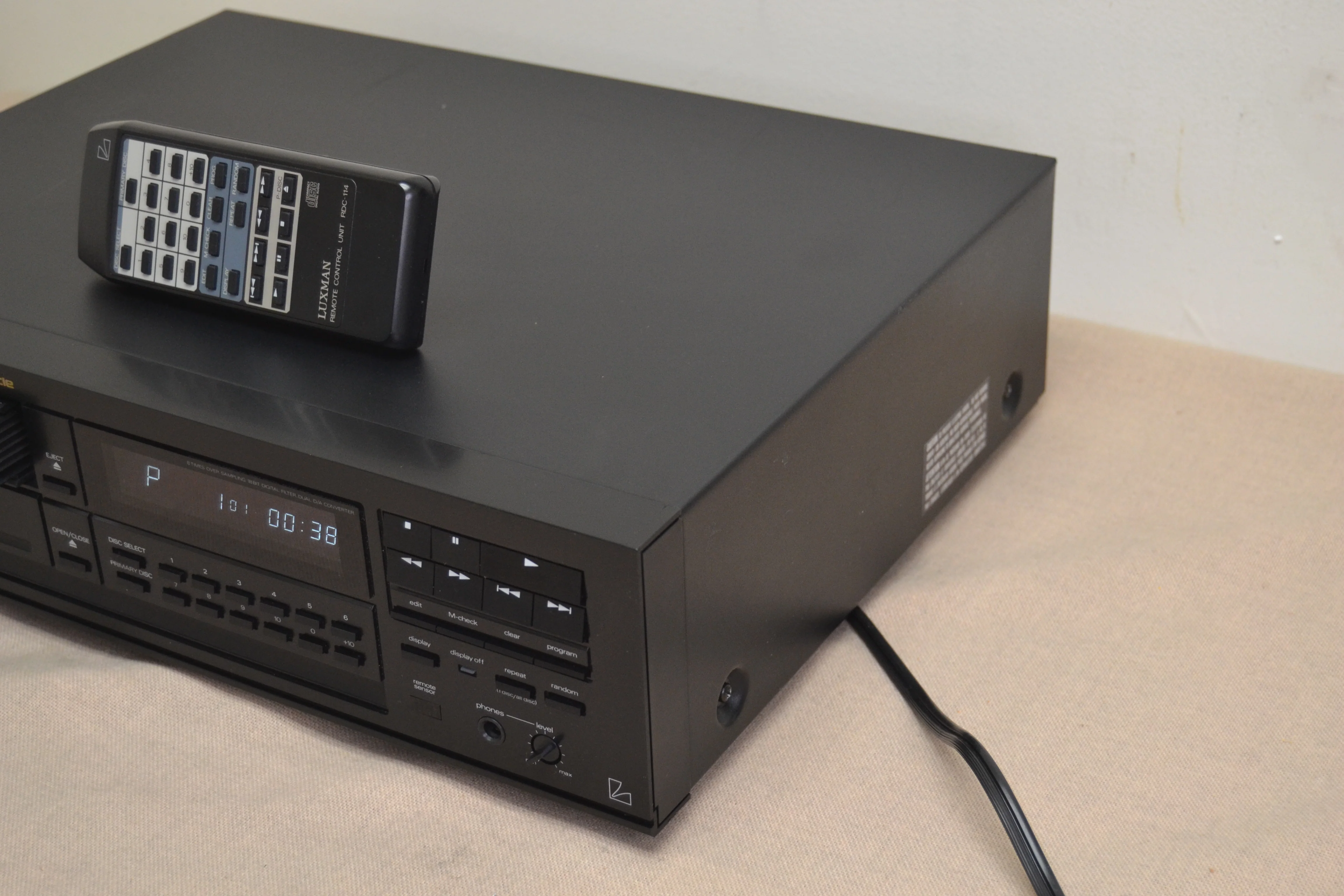 Luxman DC-114 CD Player * 6 Disc Magazine * Single Slot Player * Remote Control * READ - Image 8