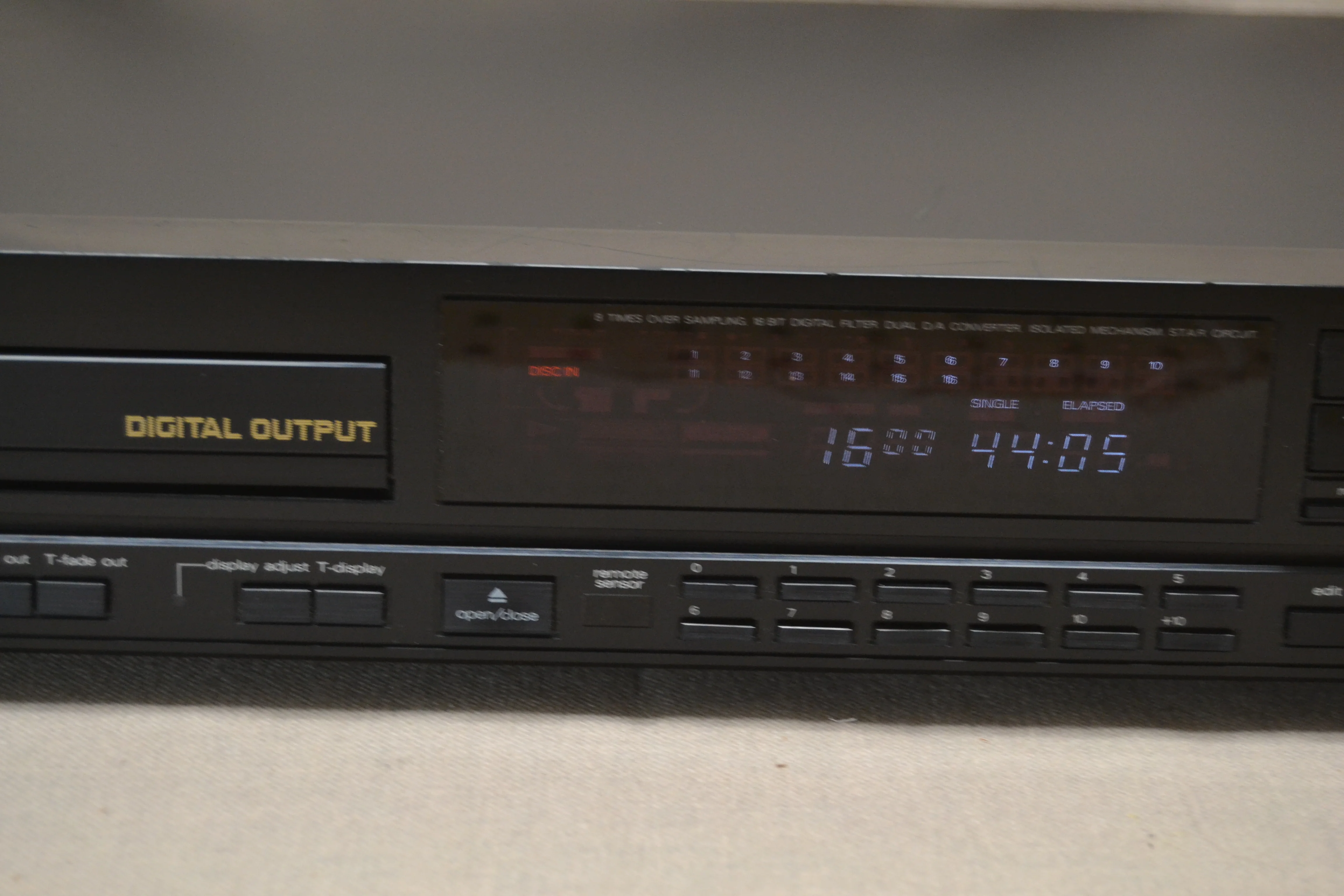 Luxman DZ-112 Single CD Player - Image 3