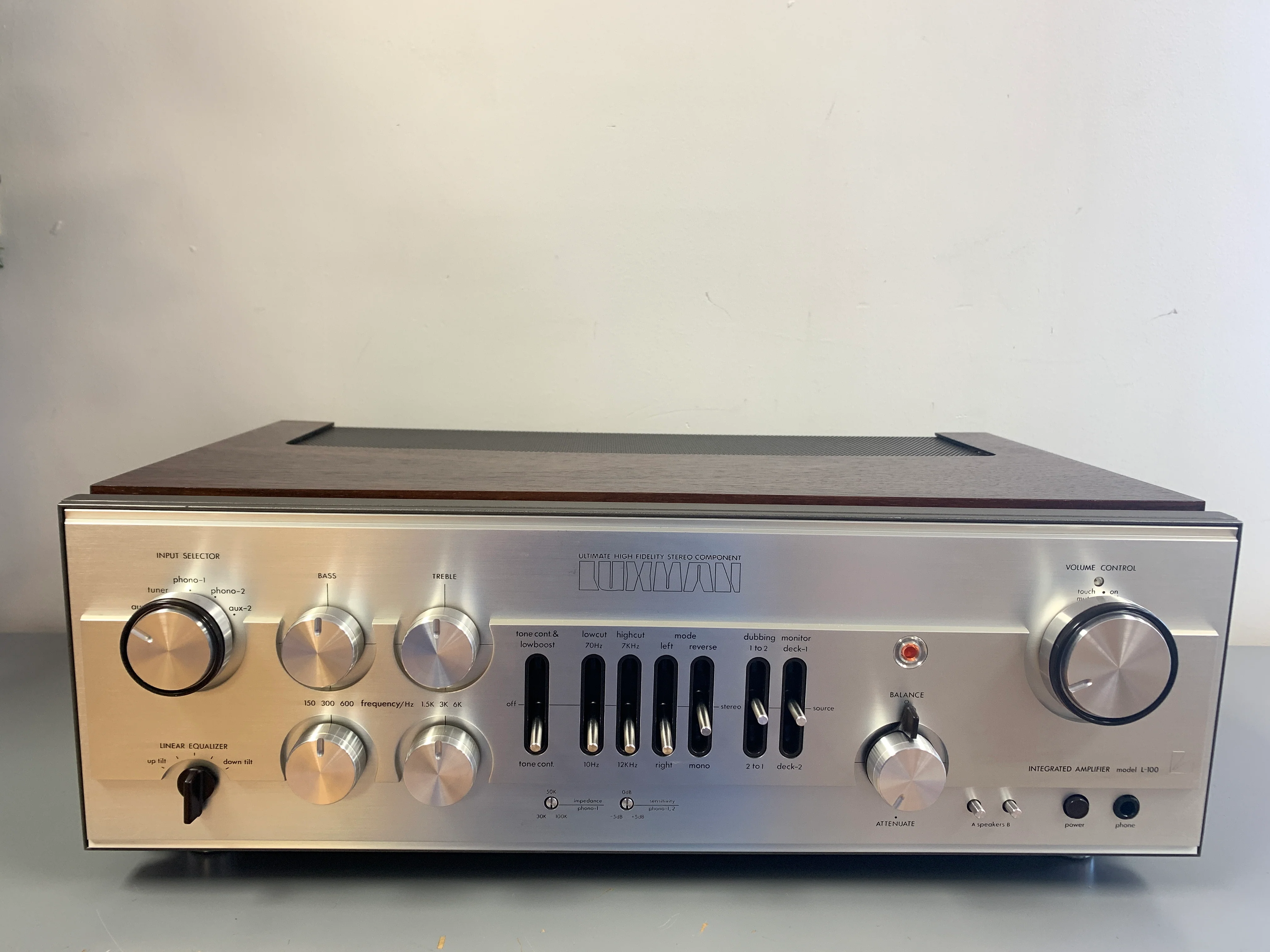 Luxman L-100 Integrated Amp
