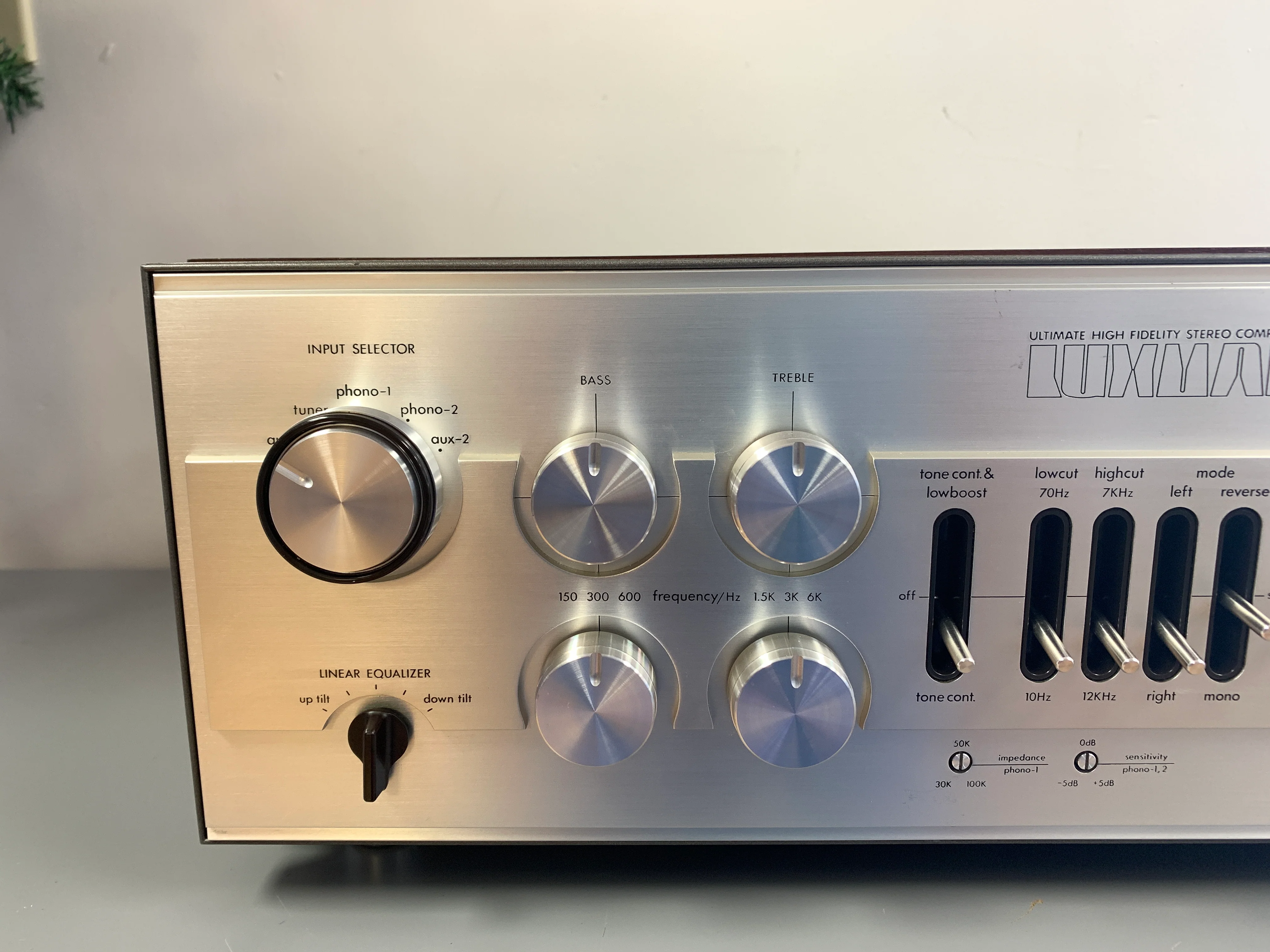 Luxman L-100 Integrated Amp - Image 2