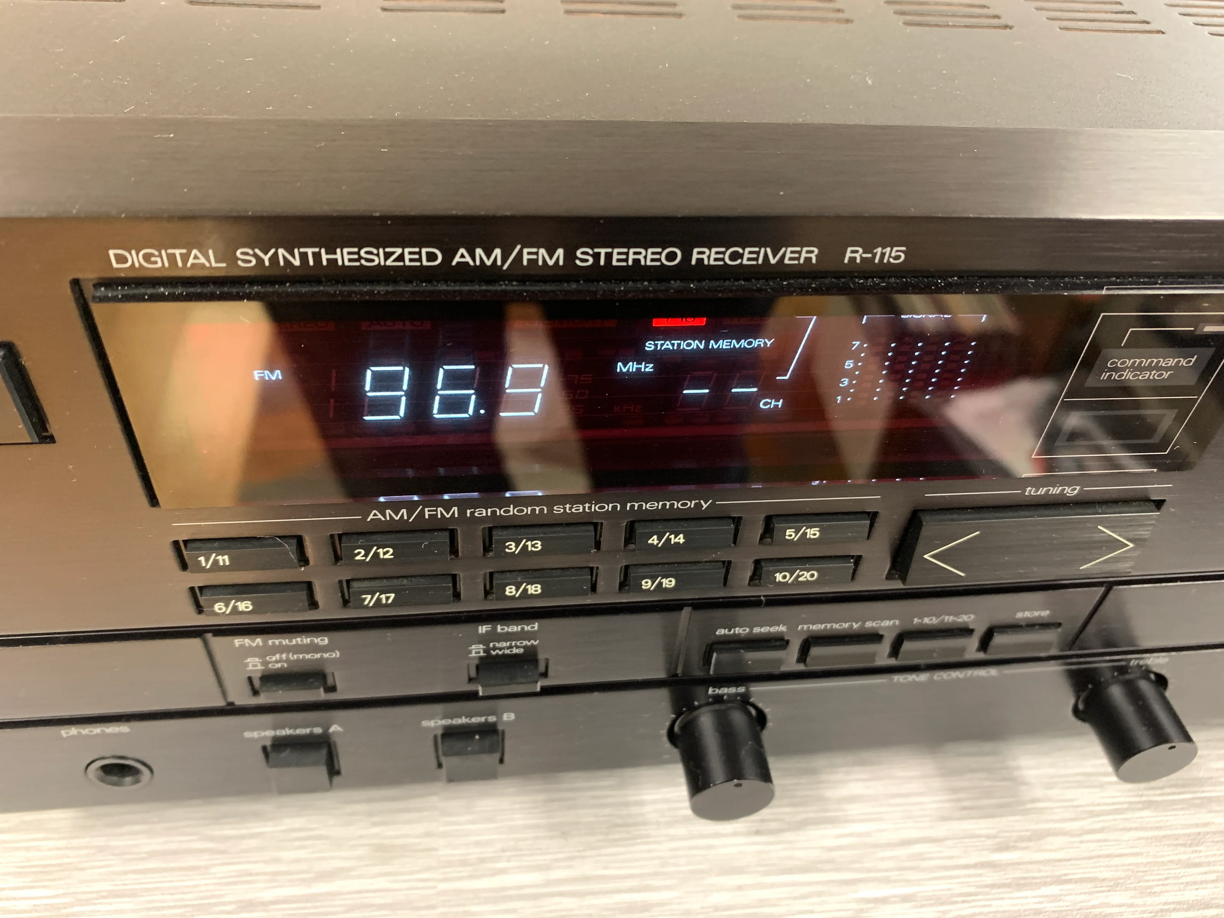 Luxman R-115 Stereo Receiver * 70W RMS * 1990 - Image 8