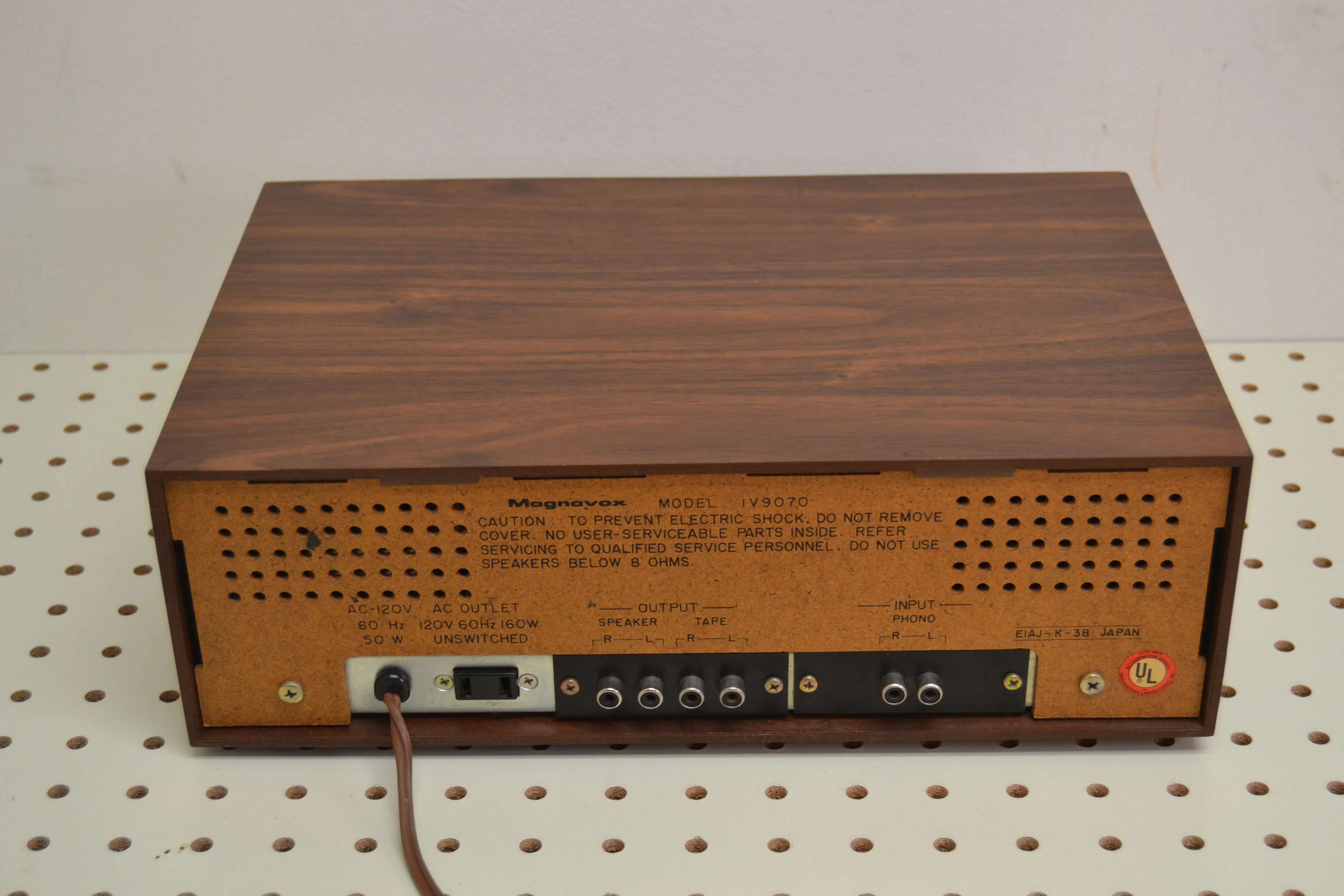 Magnavox IV9070 * Phono Stereo Amplifier with Built-in 8 Track Player - Image 11