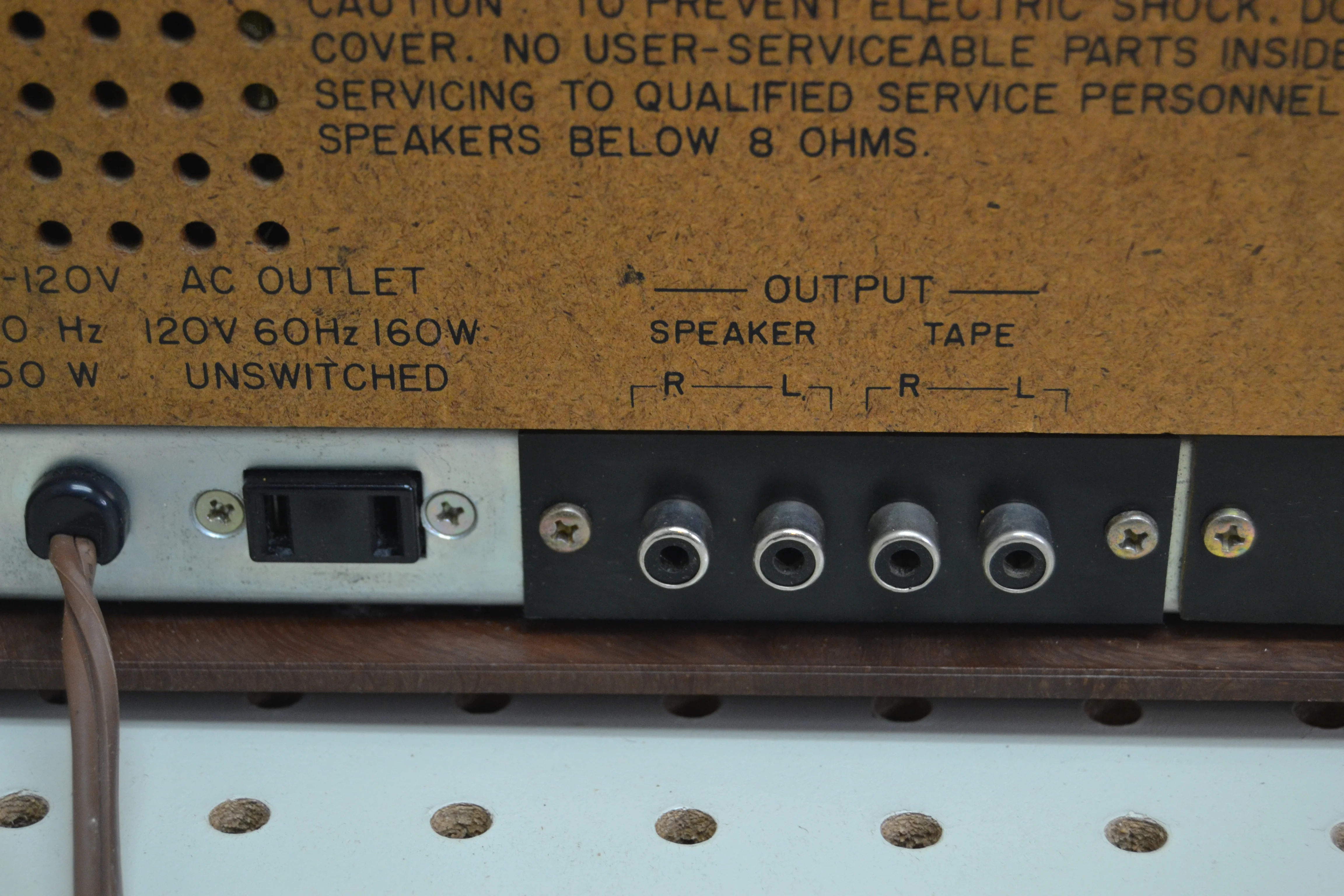Magnavox IV9070 * Phono Stereo Amplifier with Built-in 8 Track Player - Image 13