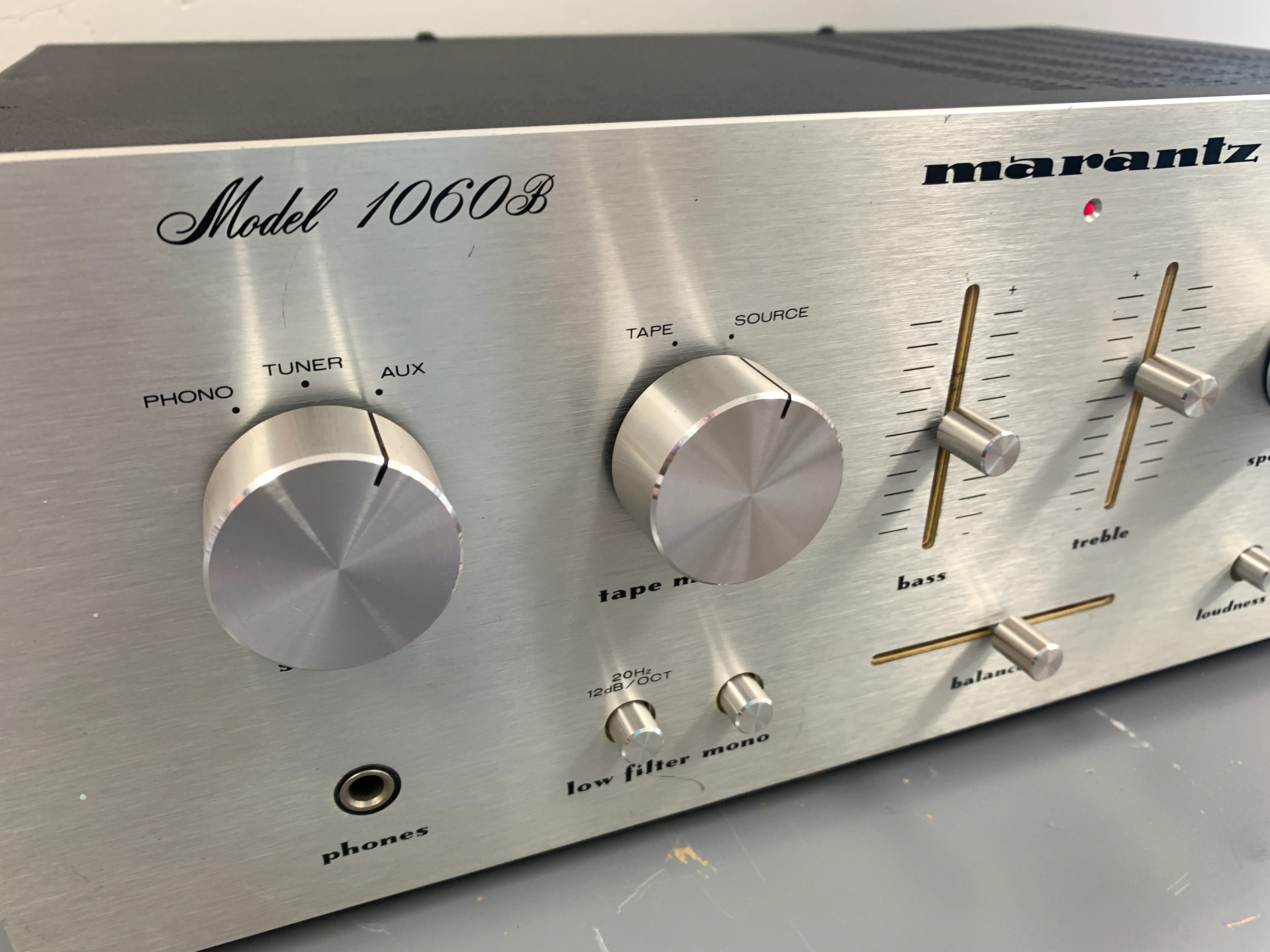 Marantz 1060B Stereo Integrated Amplifier * FULLY Recapped ! - Image 5