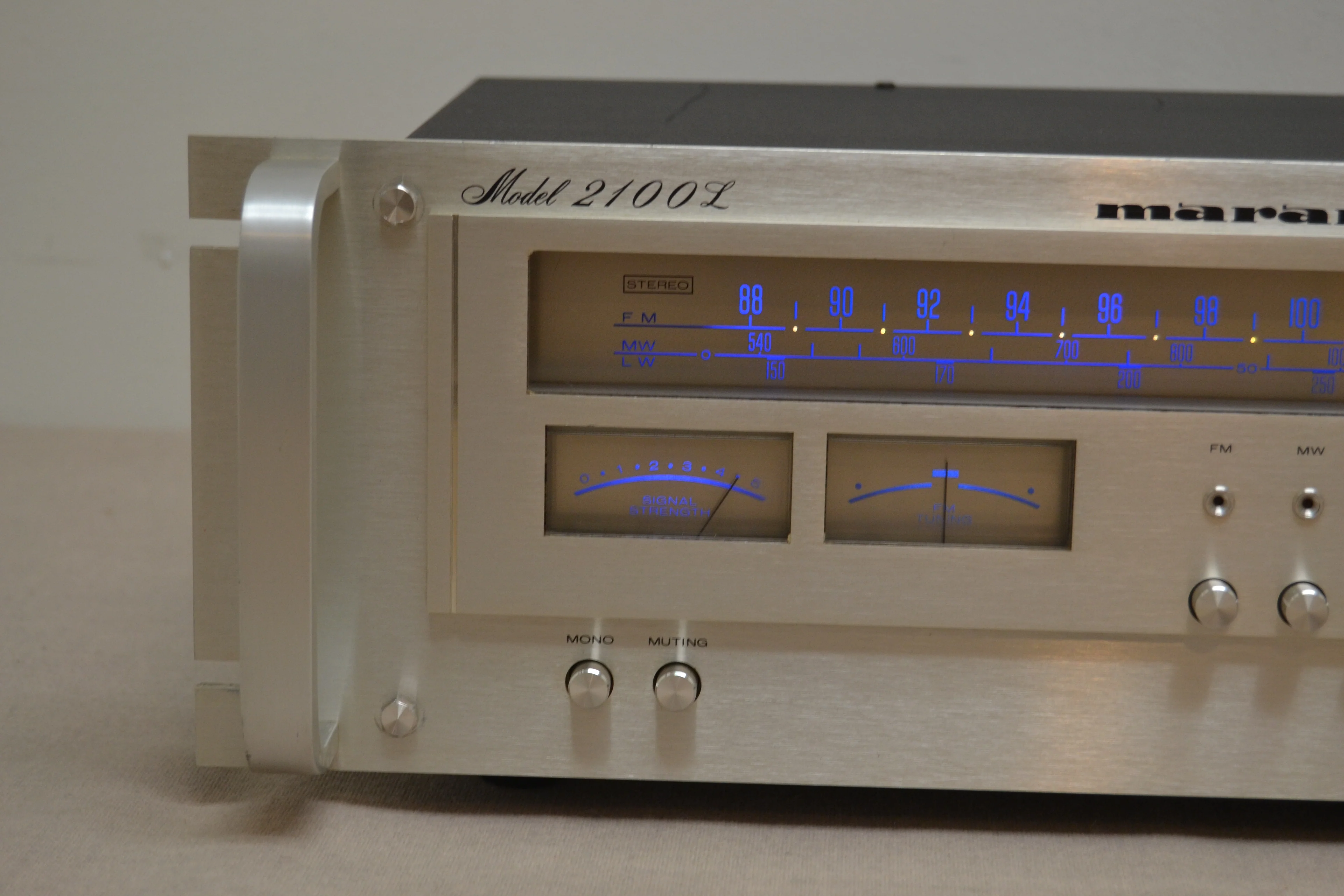 Marantz 2100L AM/FM Stereo Tuner * 1978 - Image 2