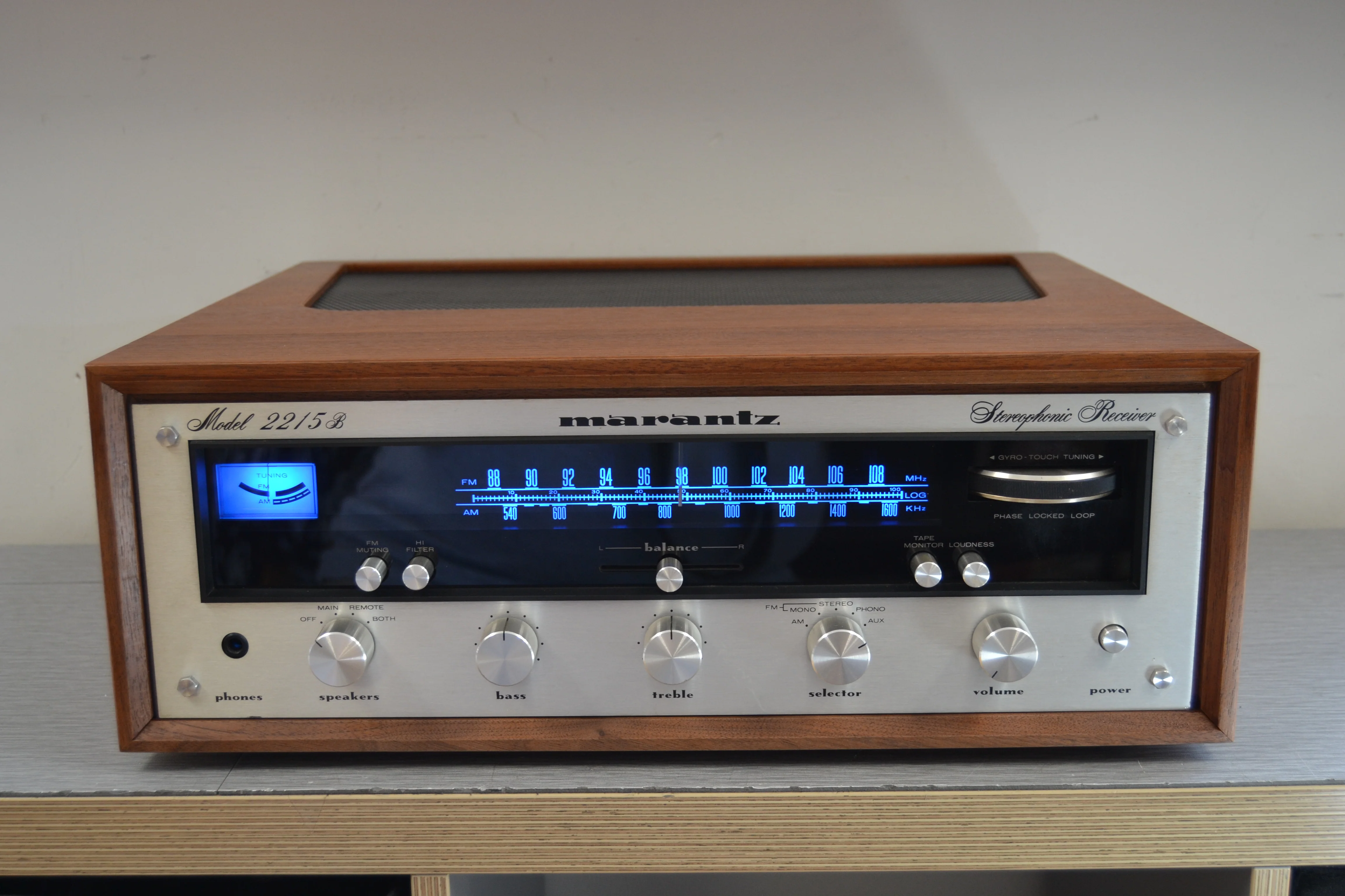 Marantz 2215B Stereo Receiver WITHOUT Hardwood Case Replica