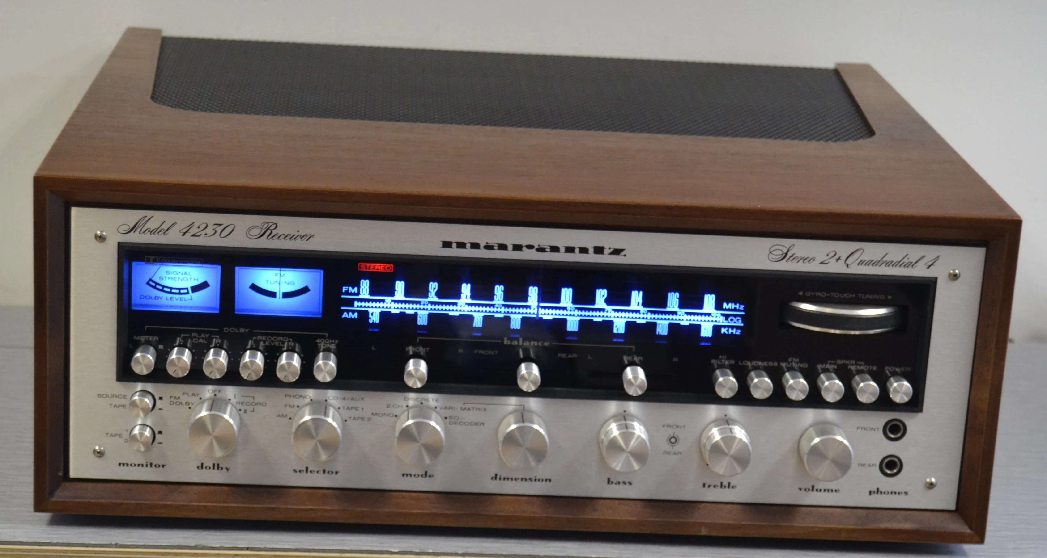 Marantz 4230 Stereo Receiver * FULLY Rebuilt * OEM Wood Case * Spectacular !