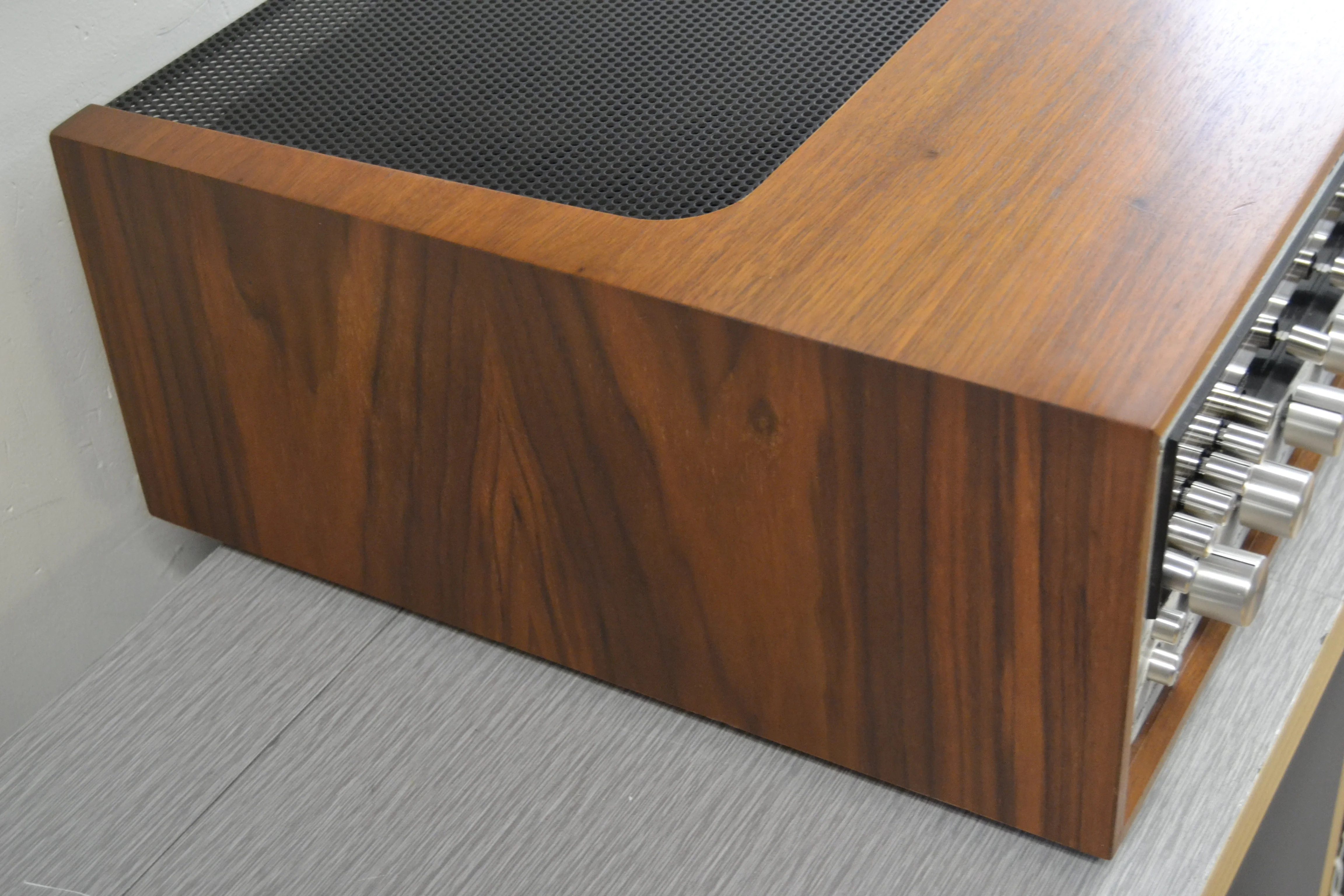 Marantz 4230 Stereo Receiver with Original Wood Case - Image 7