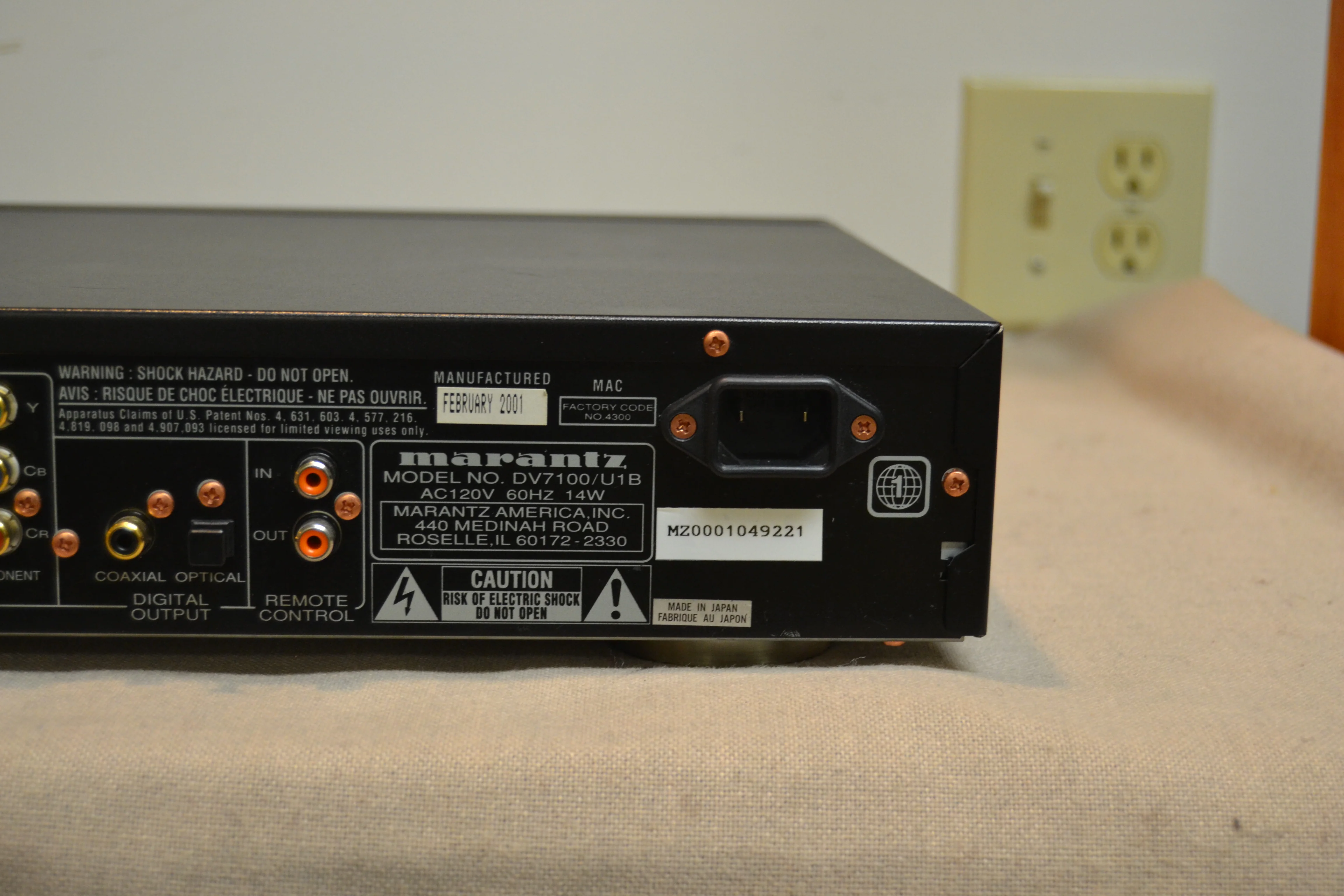 Marantz DV7100 CD/DVD Player Single Disc * Remote * Manual - Image 10