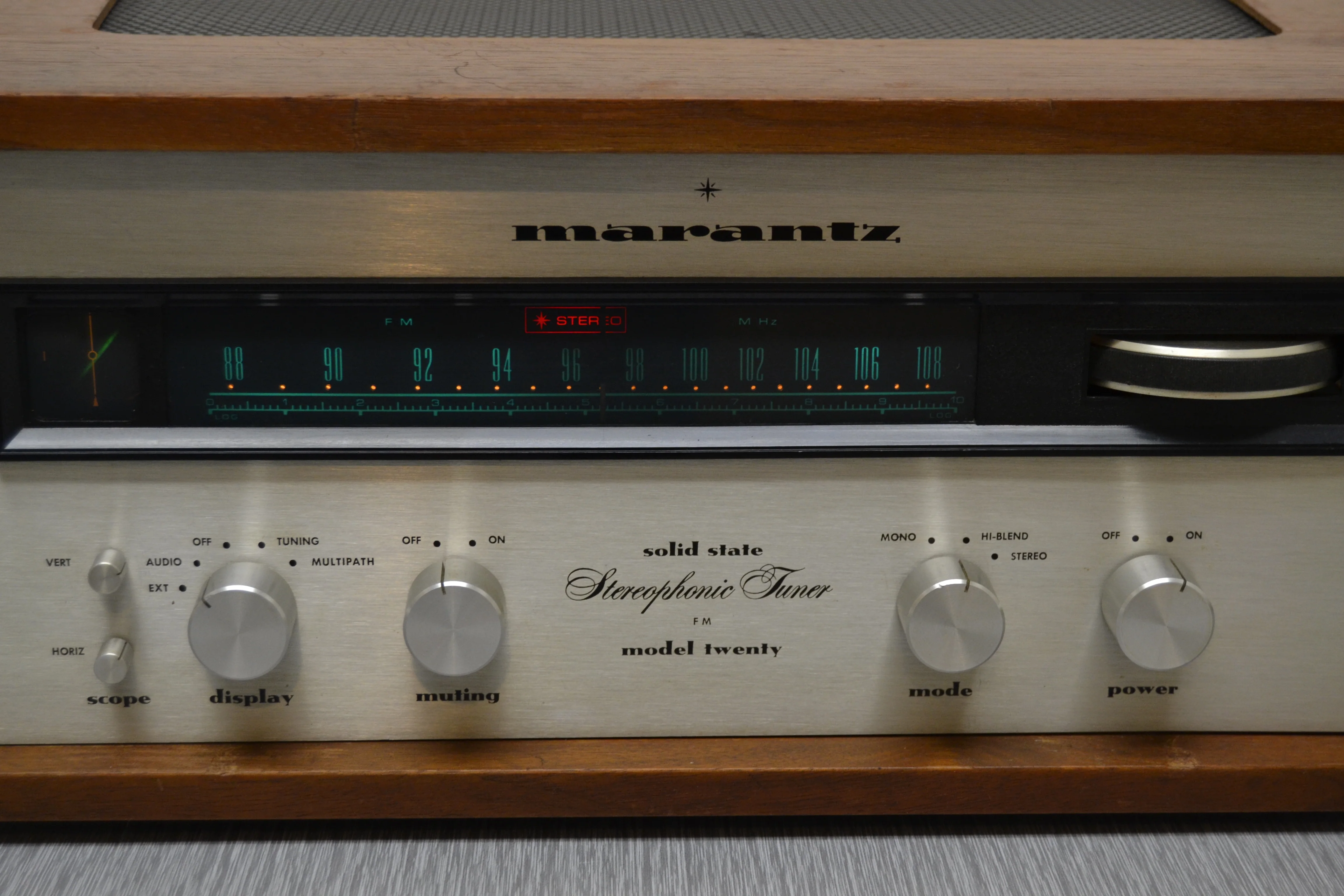 Marantz Model Twenty Stereo Tuner with Oscilloscope * 1972 * Original Wood Case - Image 3