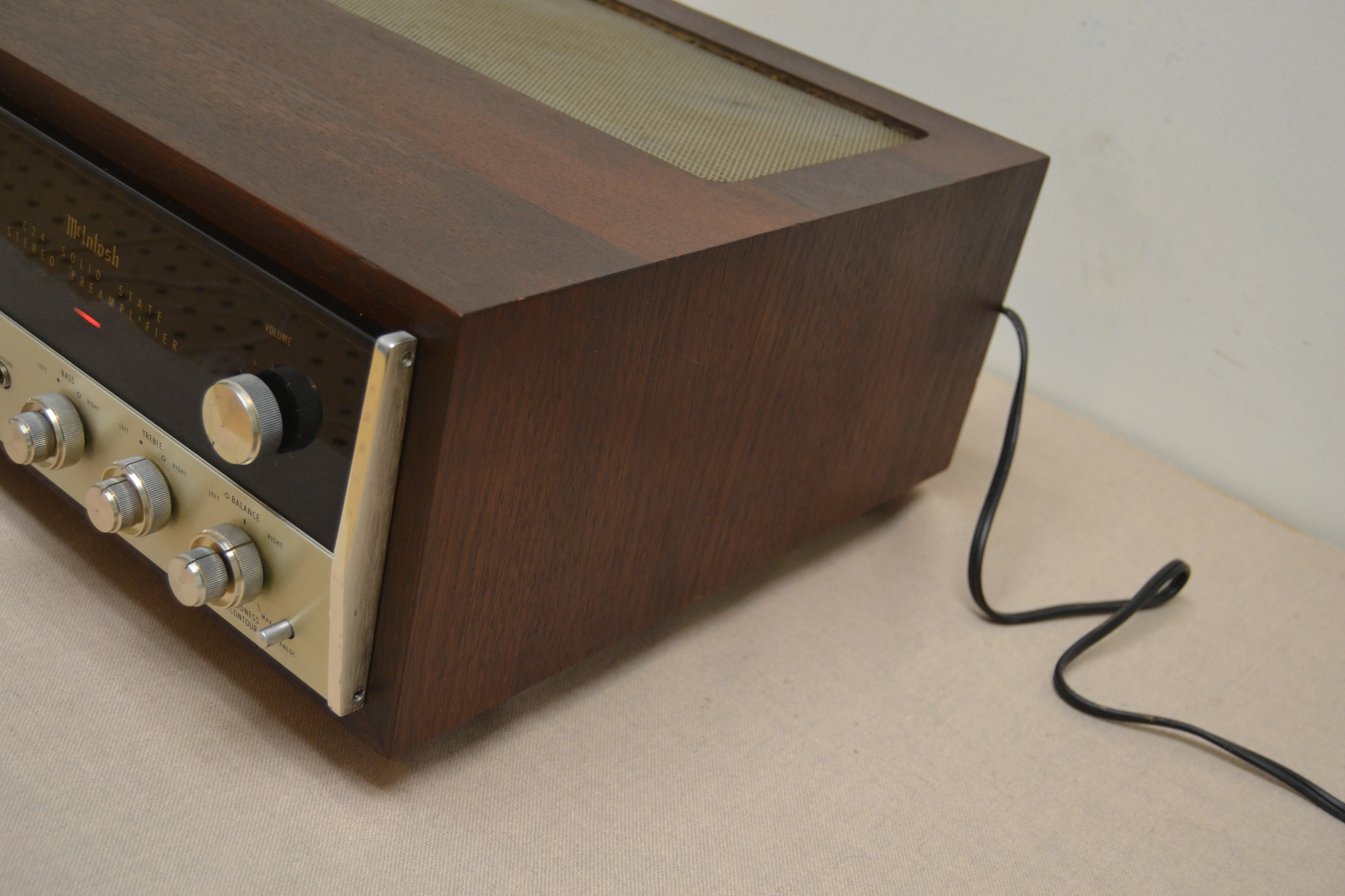 McIntosh C-24 Stereo Preamplifier * Original Wood Case * Fully Serviced - Image 10