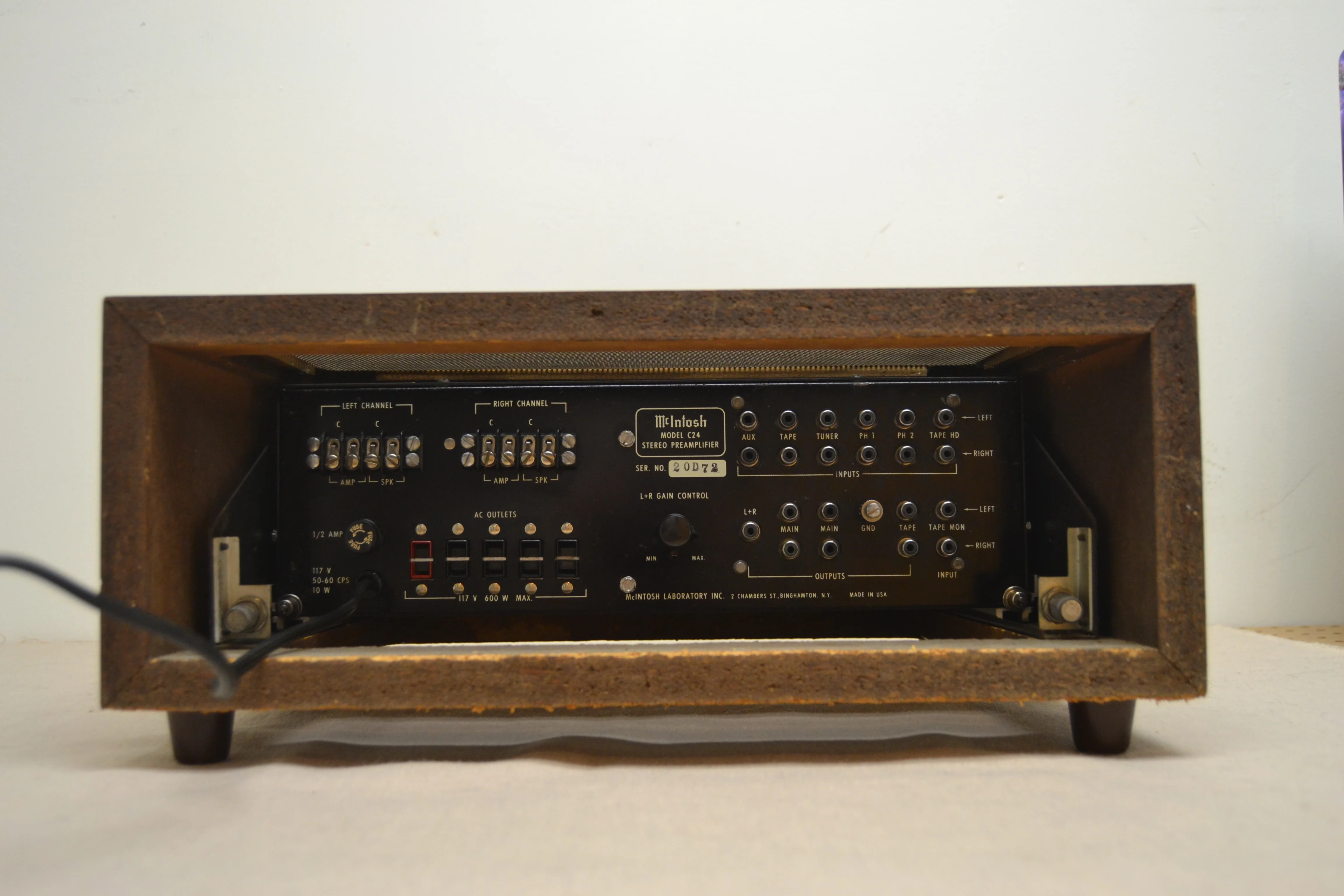 McIntosh C-24 Stereo Preamplifier * Original Wood Case * Fully Serviced - Image 13
