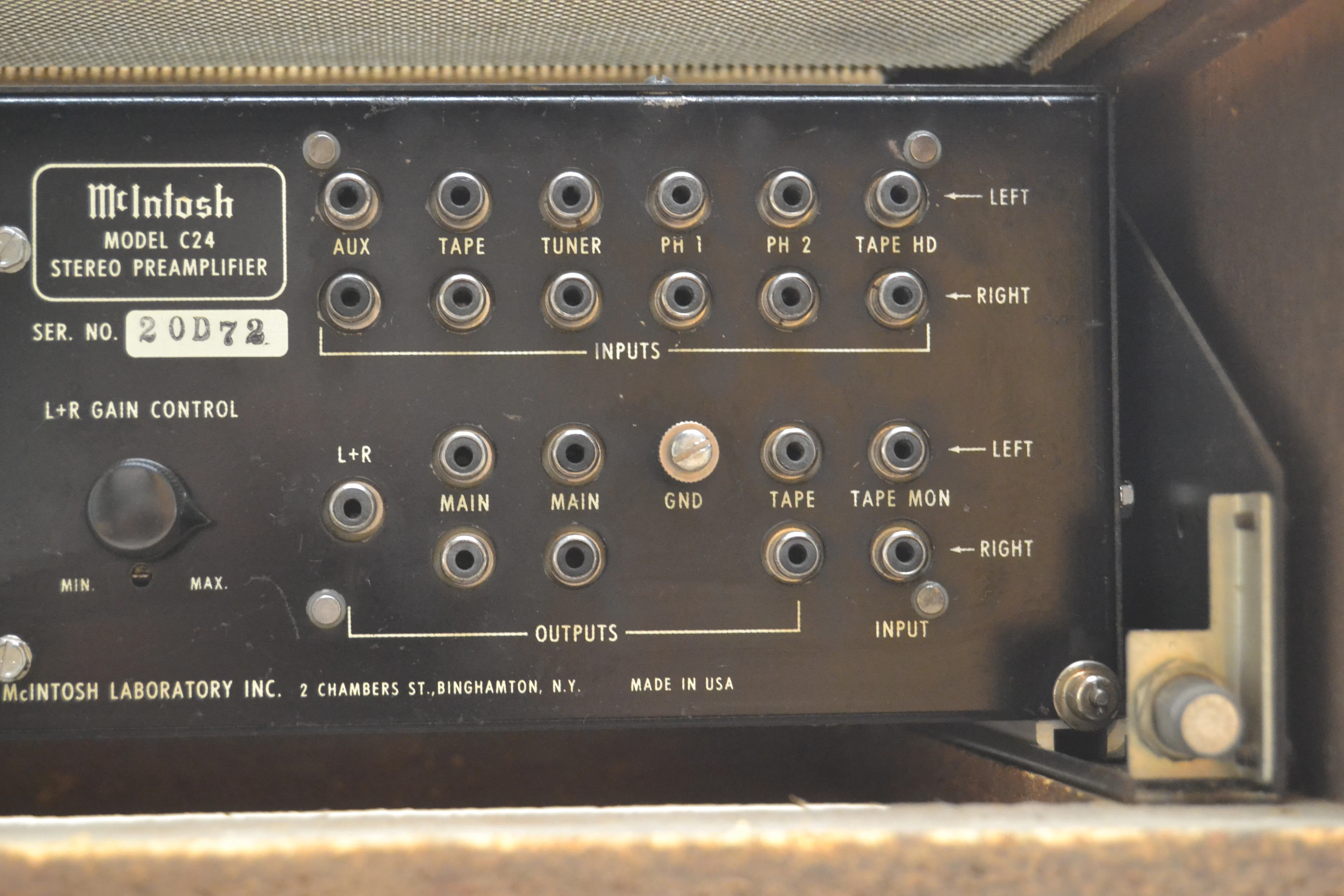 McIntosh C-24 Stereo Preamplifier * Original Wood Case * Fully Serviced - Image 16