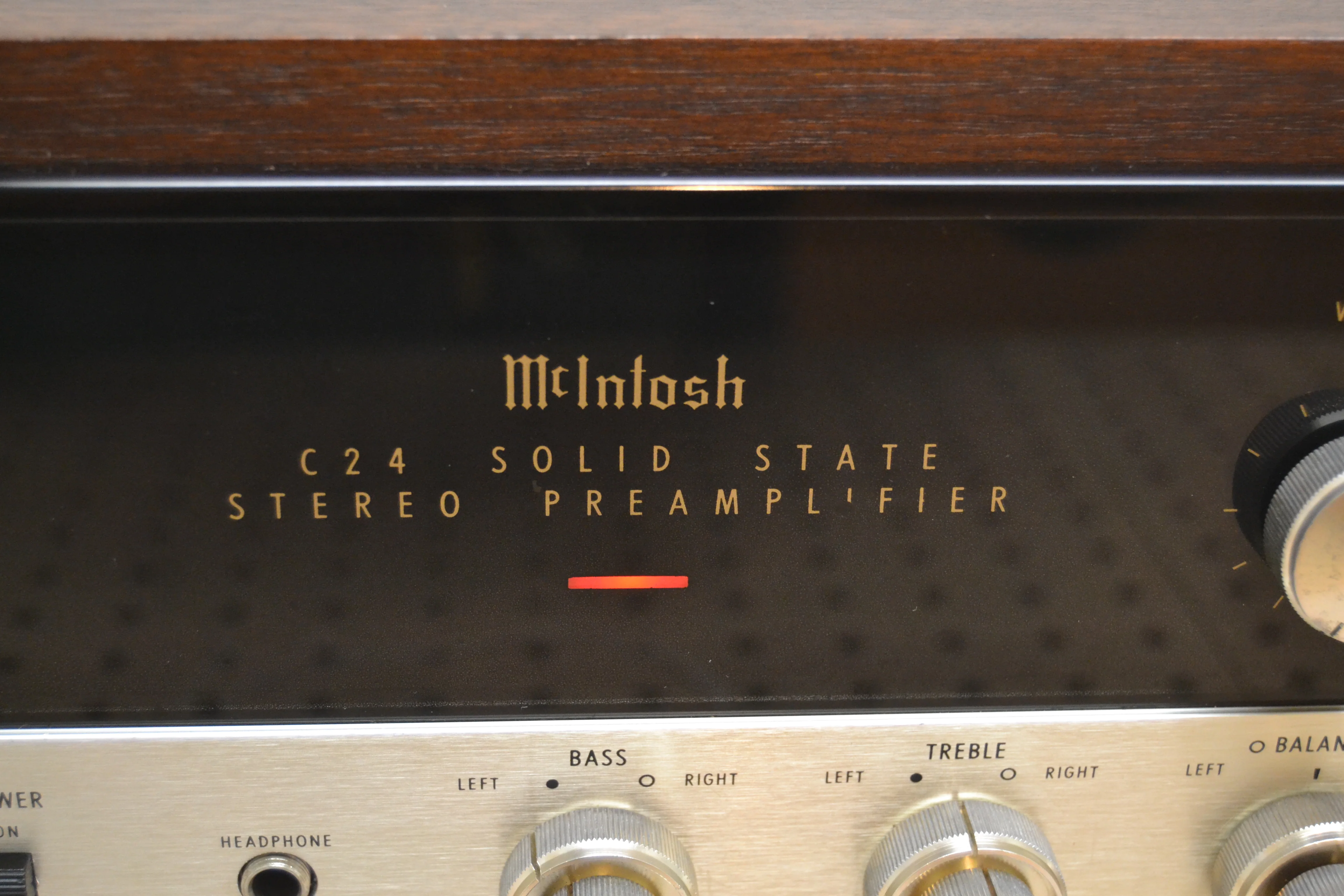 McIntosh C-24 Stereo Preamplifier * Original Wood Case * Fully Serviced - Image 3